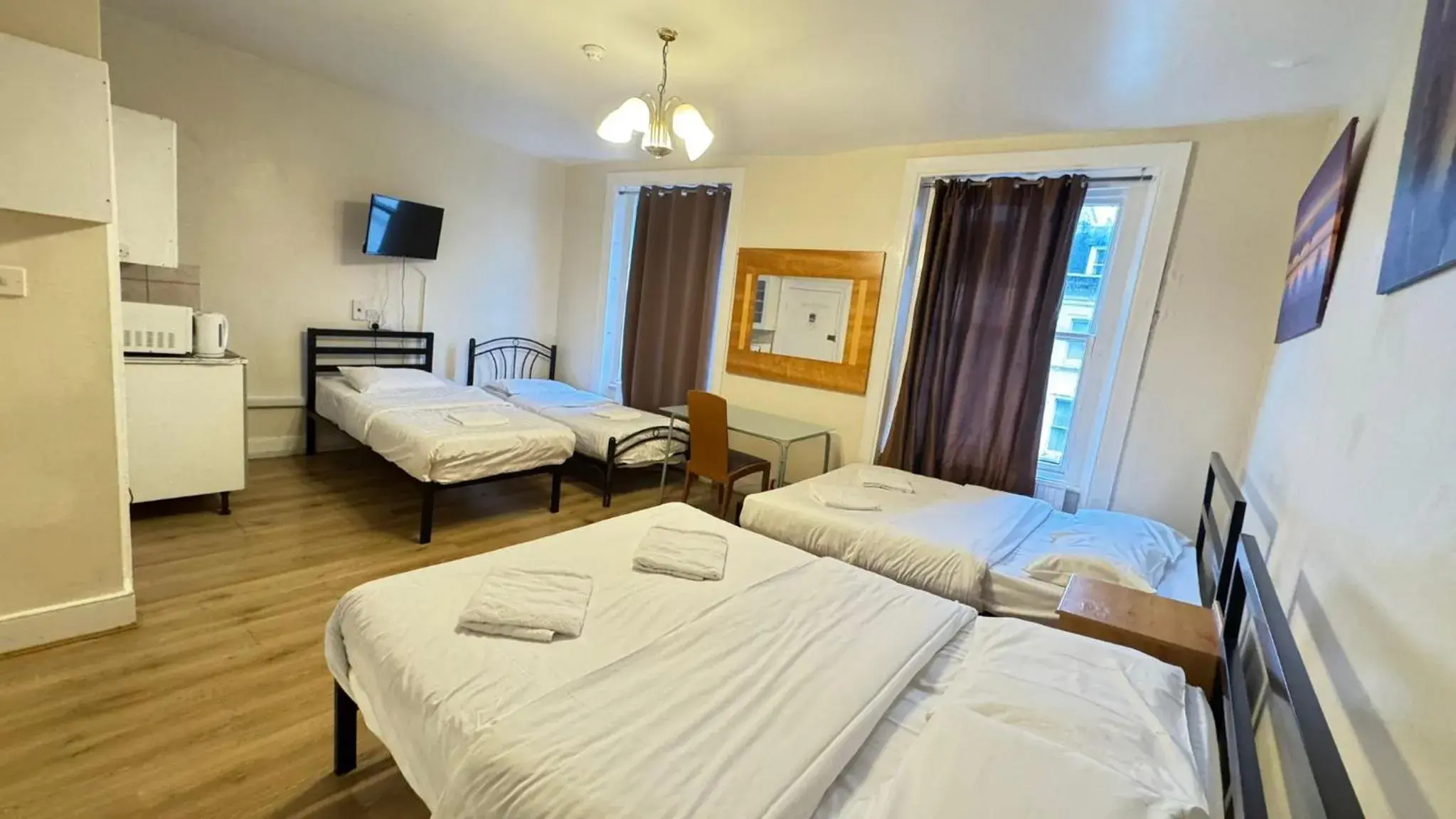 Photo of the whole room, Bed in Anwar House Photo of the whole room, Bed in Anwar House