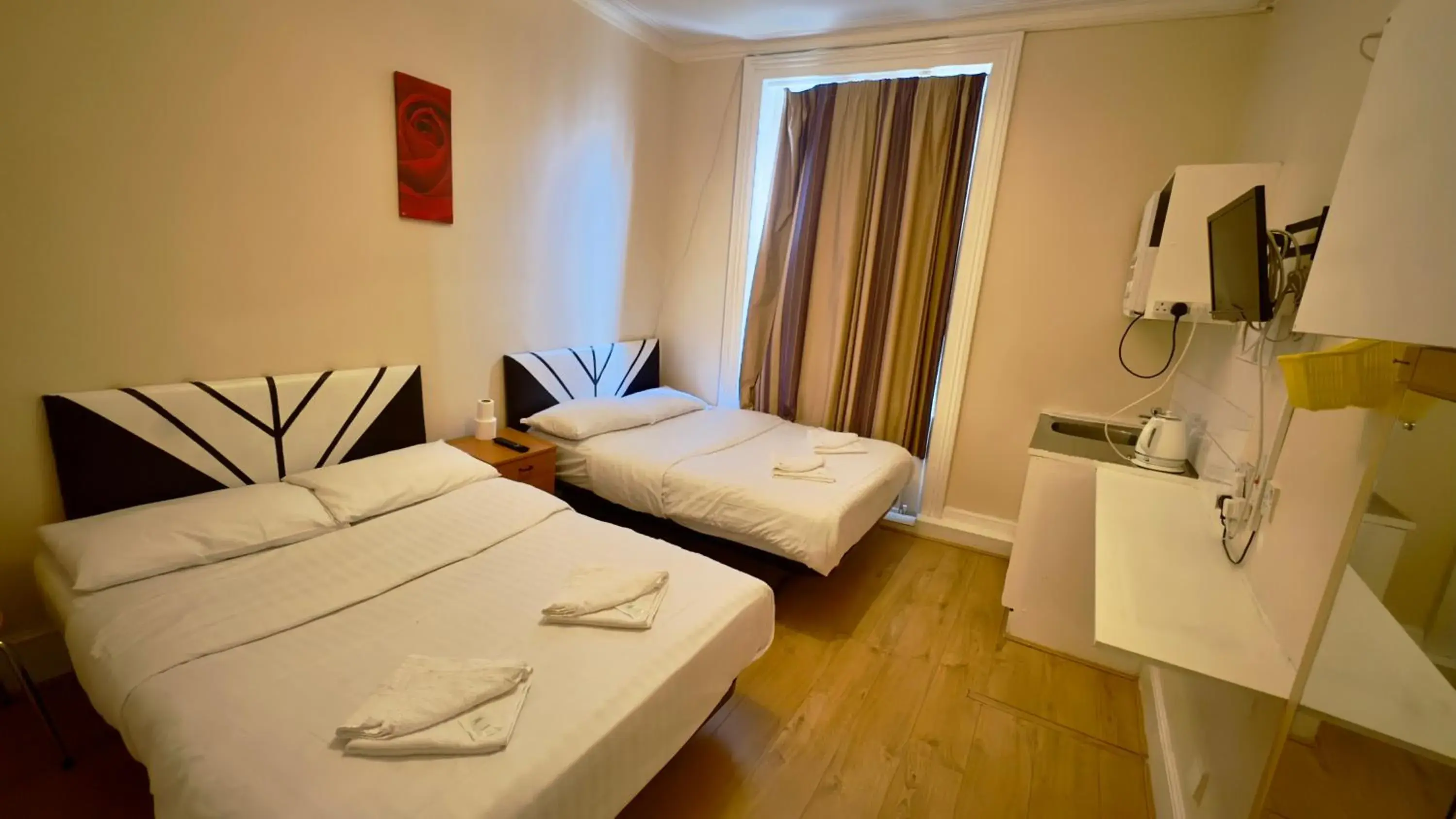 Photo of the whole room, Bed in Anwar House Photo of the whole room, Bed in Anwar House