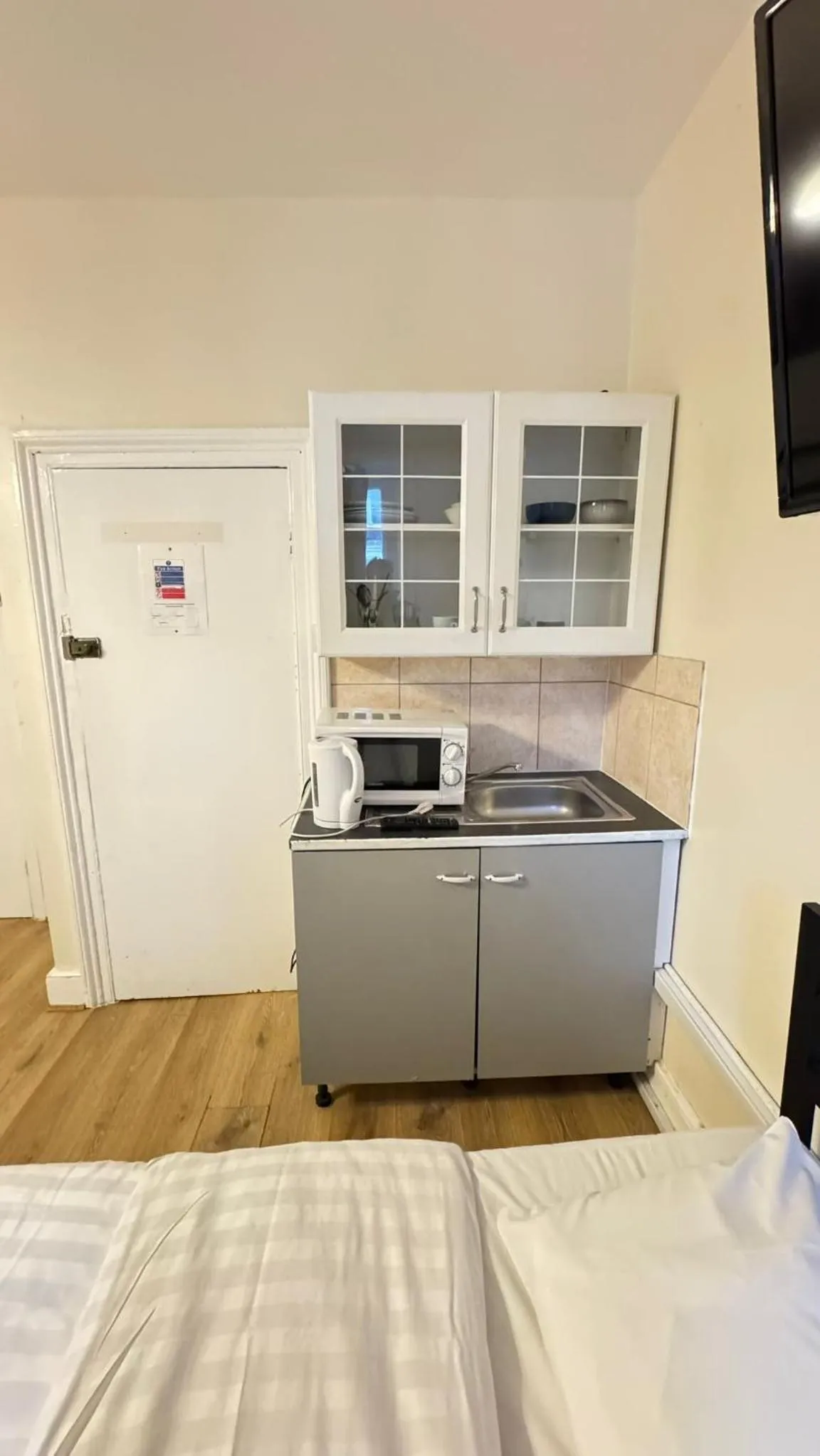 Kitchen or kitchenette, Bed in Anwar House