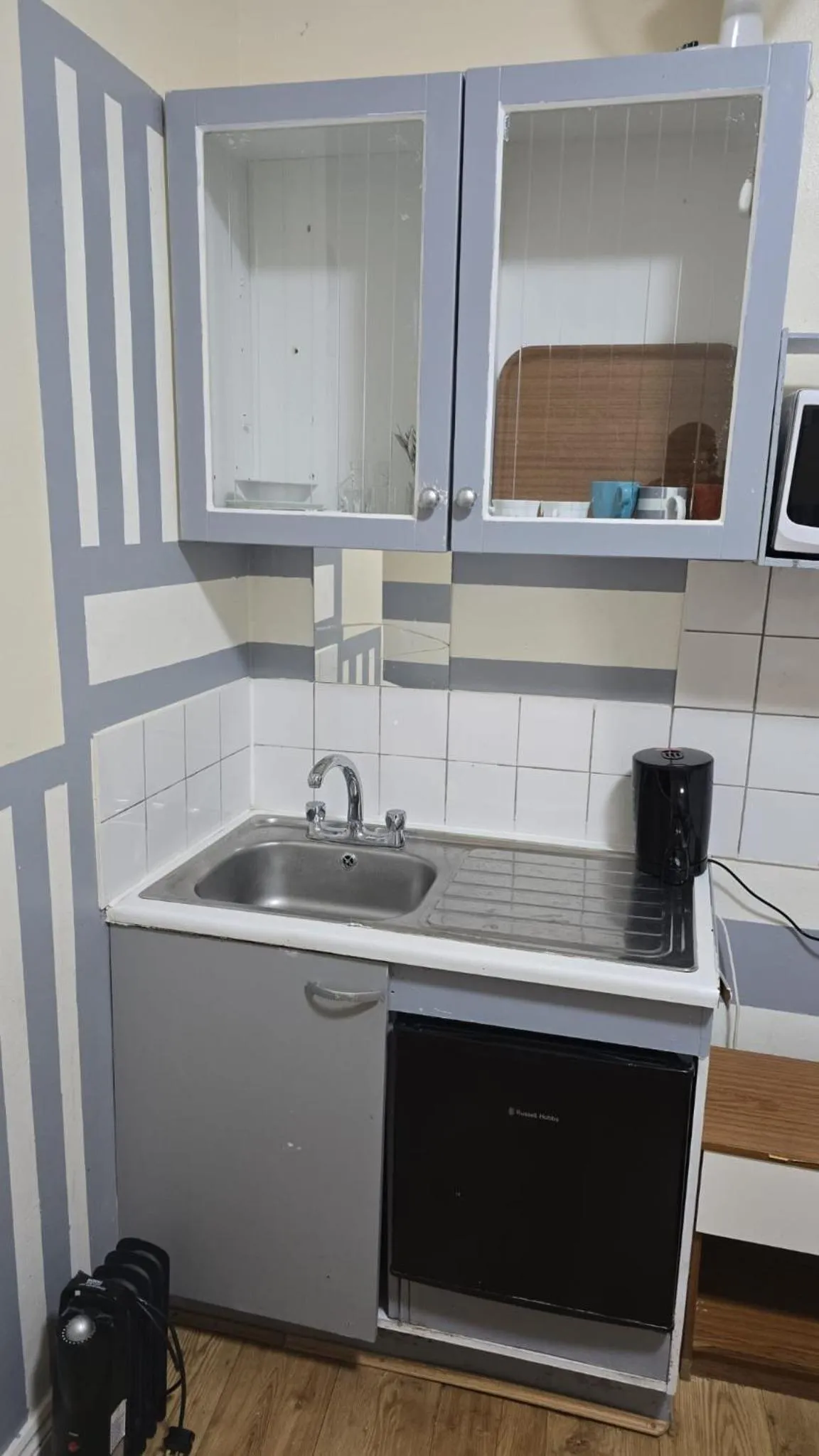 Kitchen or kitchenette in Anwar House