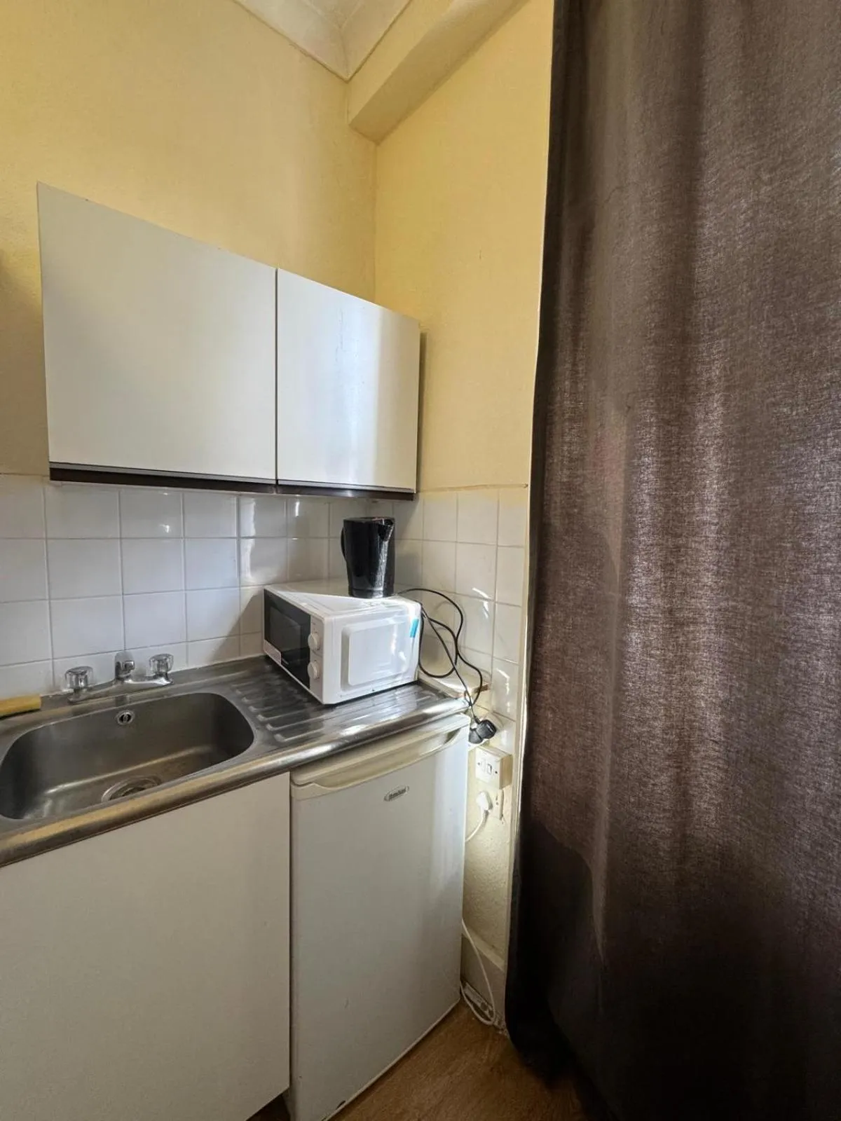 Kitchen or kitchenette in Anwar House