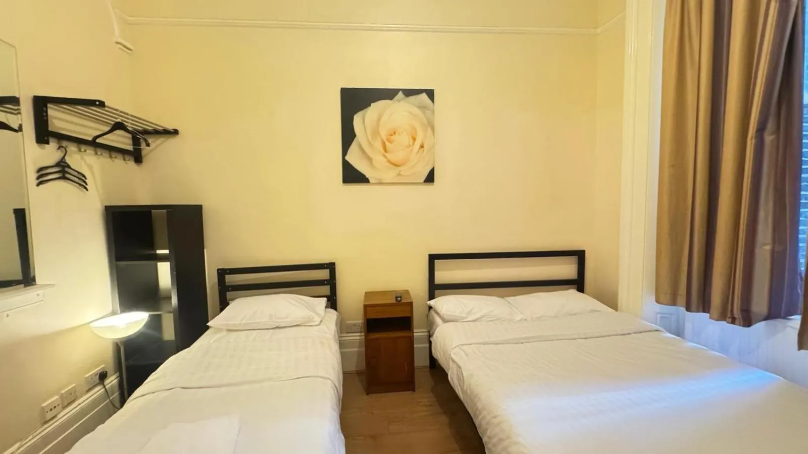 Photo of the whole room, Bed in Anwar House