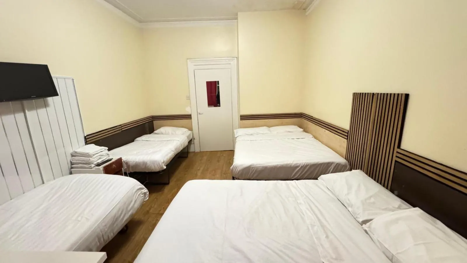 Photo of the whole room, Bed in Anwar House