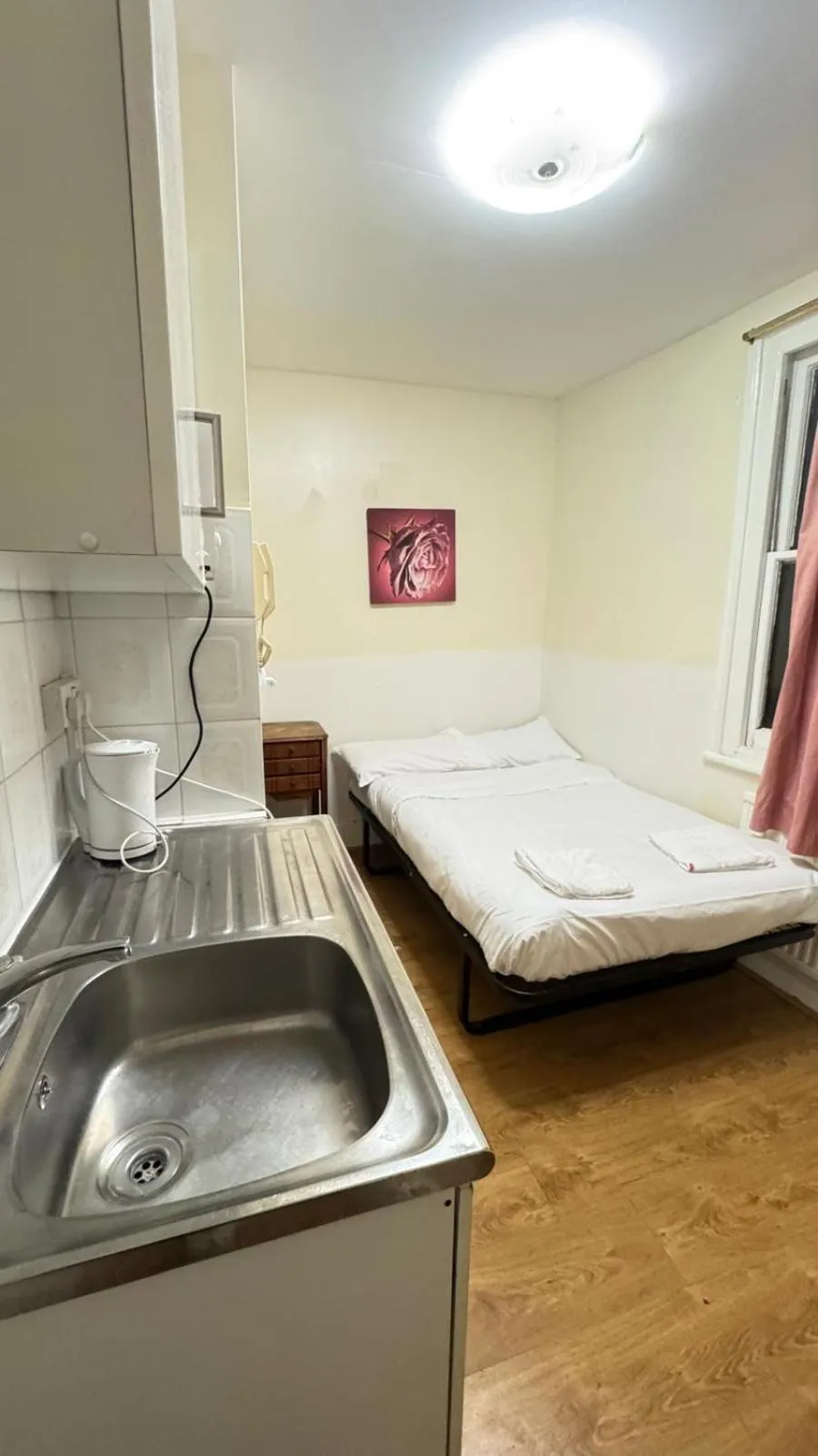 Photo of the whole room, Bed in Anwar House