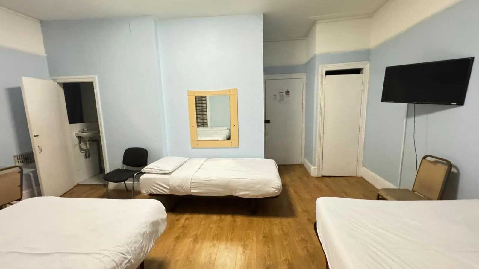 Photo of the whole room, Bed in Anwar House