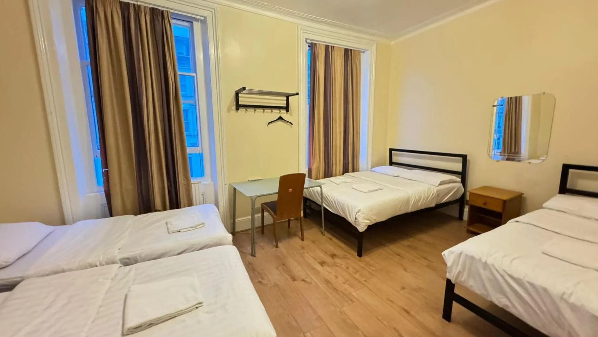 Photo of the whole room, Bed in Anwar House