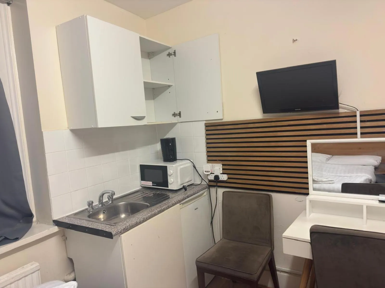 TV and multimedia in Anwar House