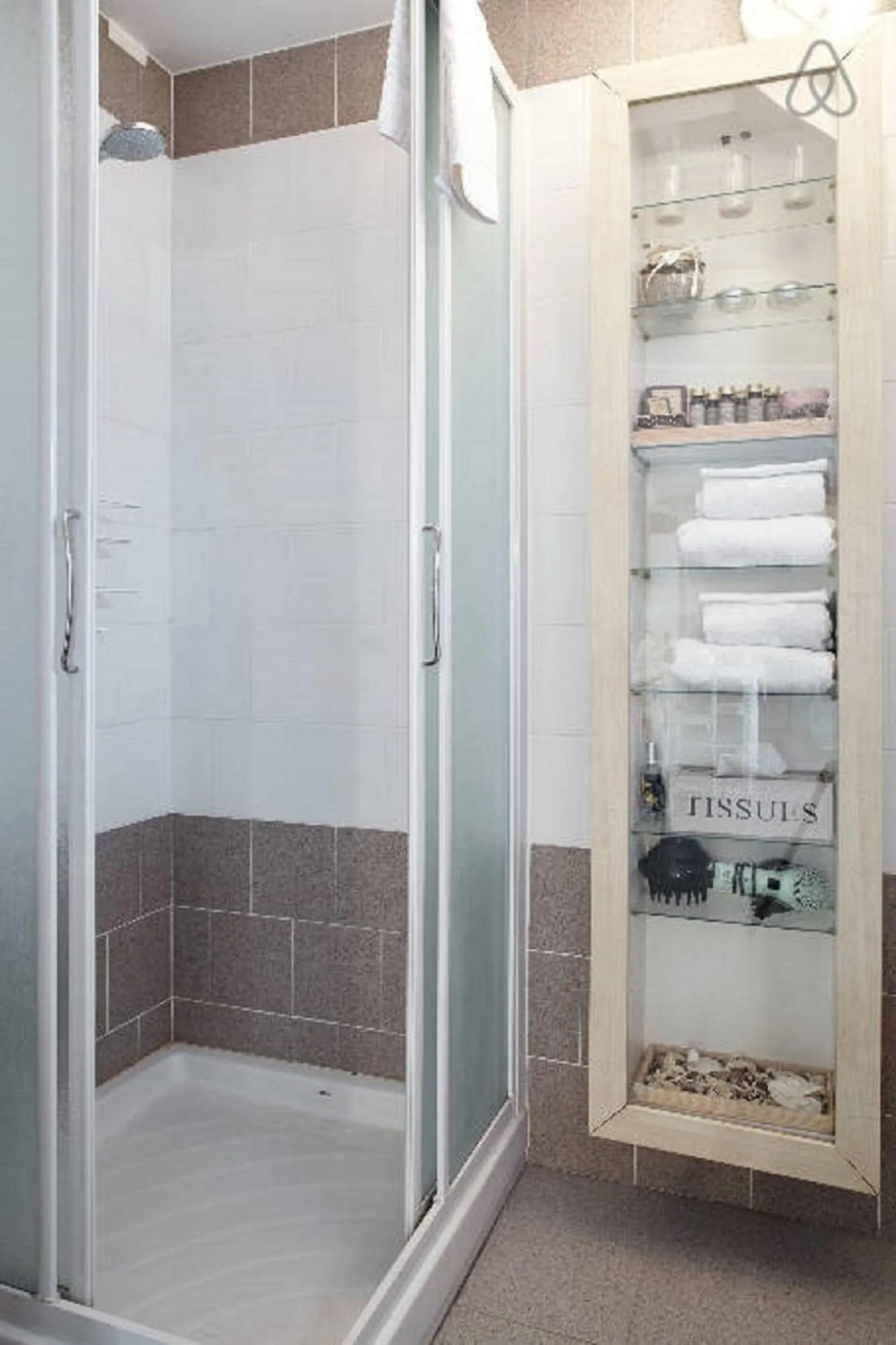 Shower in Casetta Bianca B&B