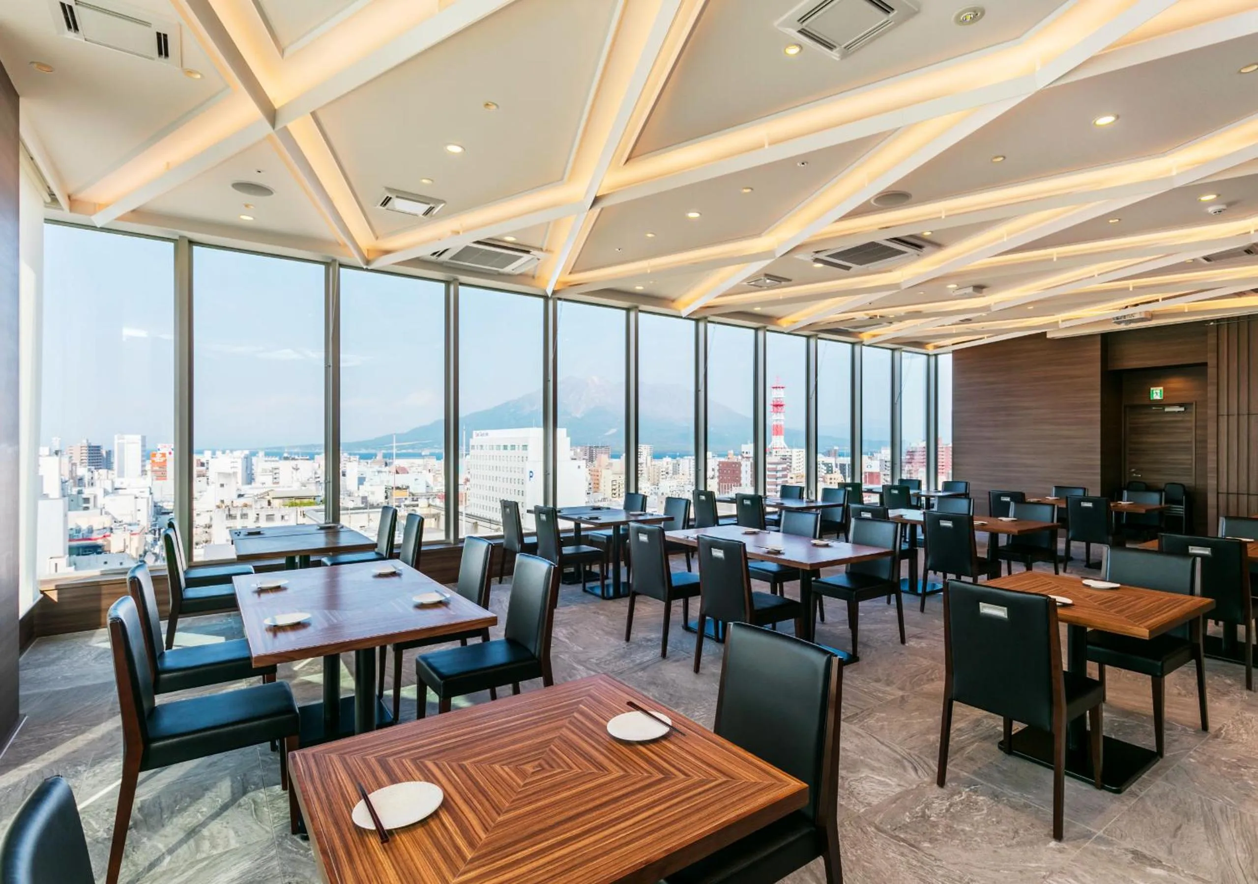 Restaurant/places to eat in Hotel Oriental Express Kagoshima Tenmonkan