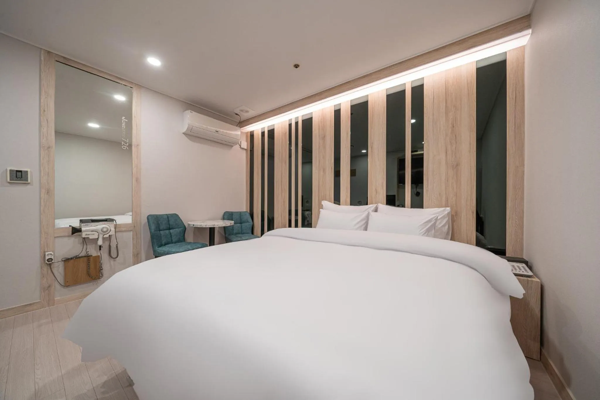 Bed in Hwajeong Jun Hotel