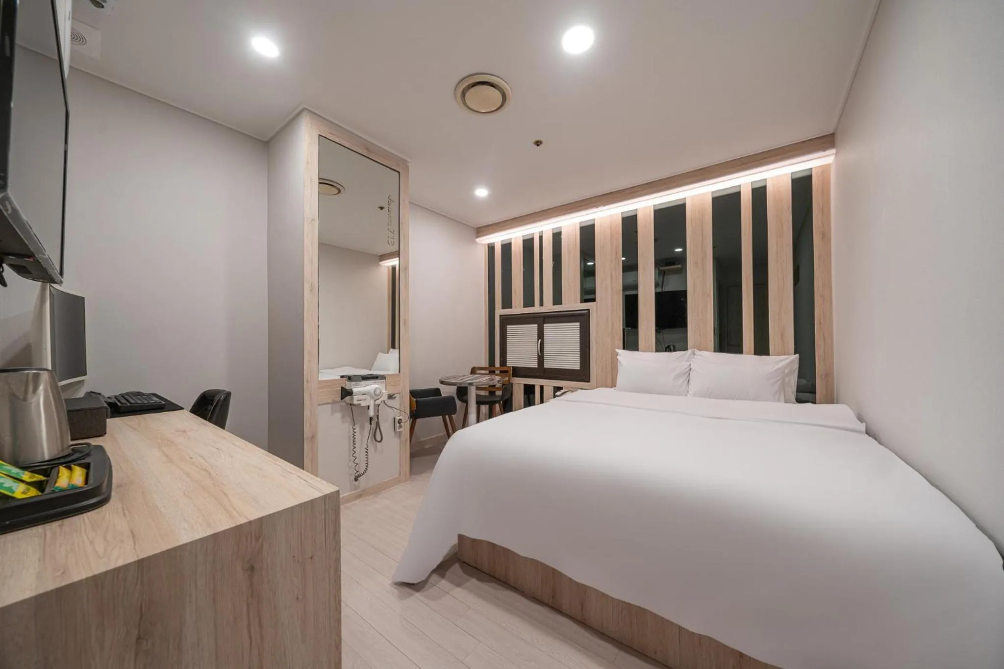 Bedroom, Bed in Hwajeong Jun Hotel