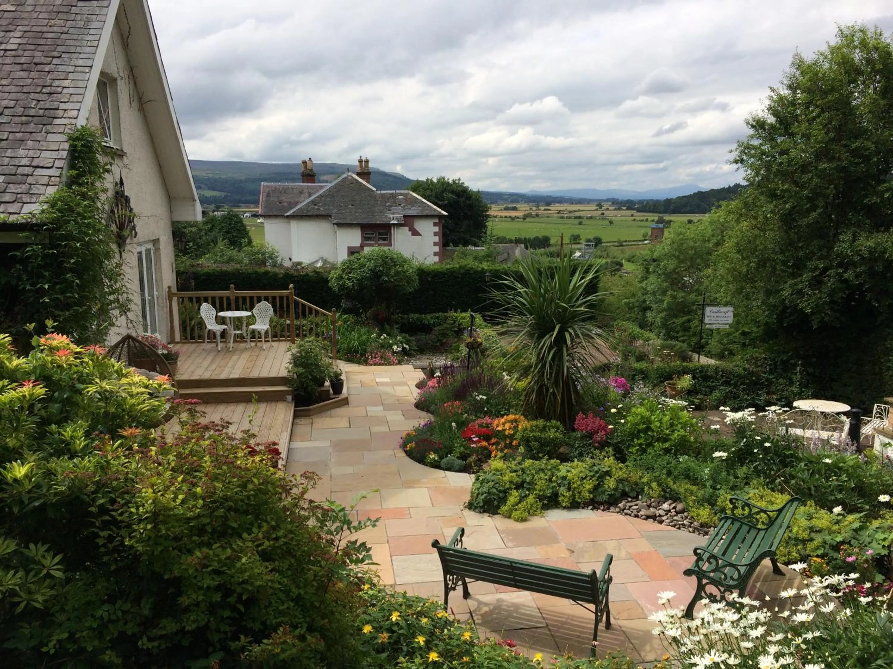 Garden view in Castlecroft Bed and Breakfast