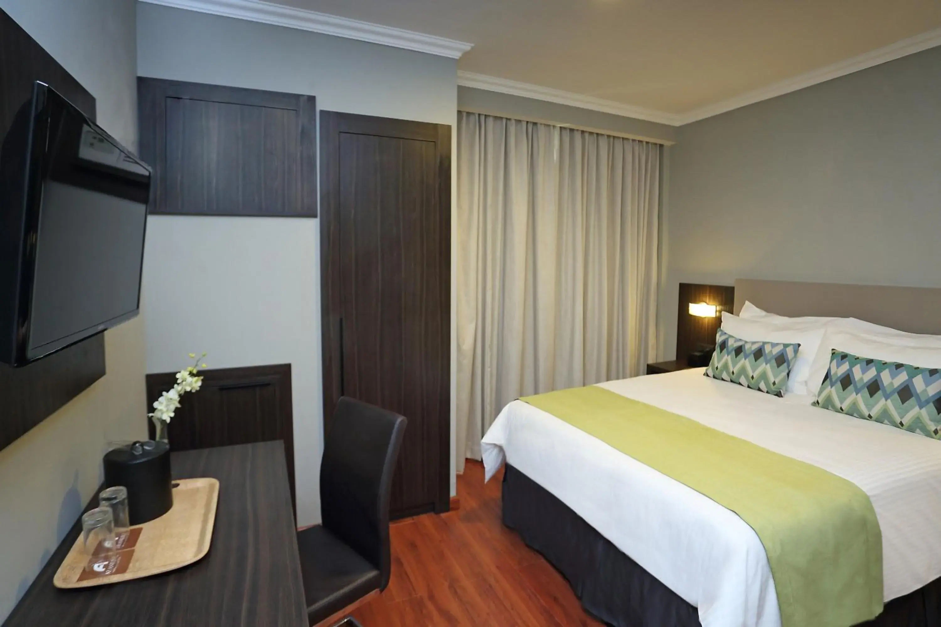 Bedroom, Bed in Aranjuez Hotel & Suites Bedroom, Bed in Aranjuez Hotel & Suites