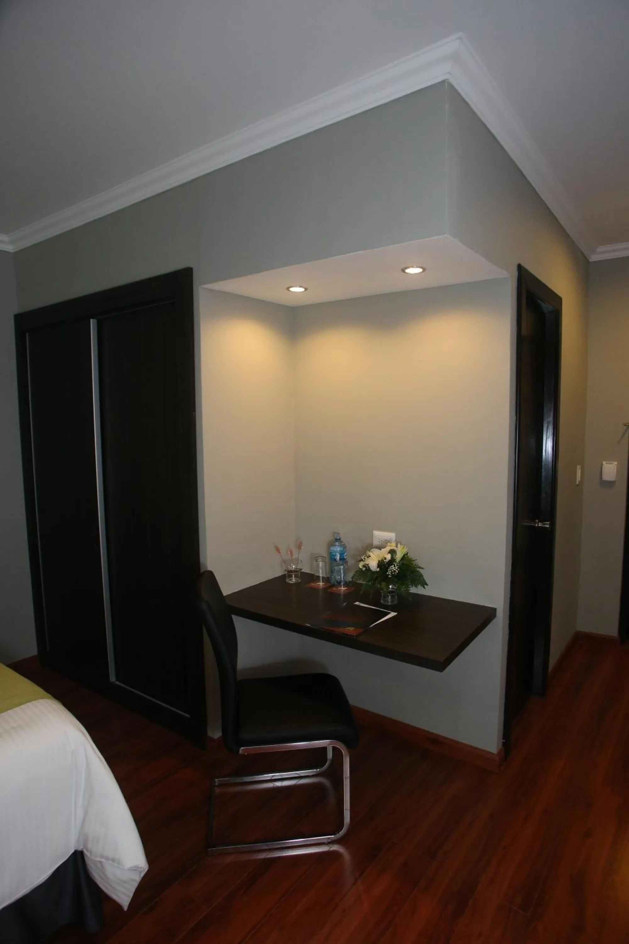 Seating area in Aranjuez Hotel & Suites