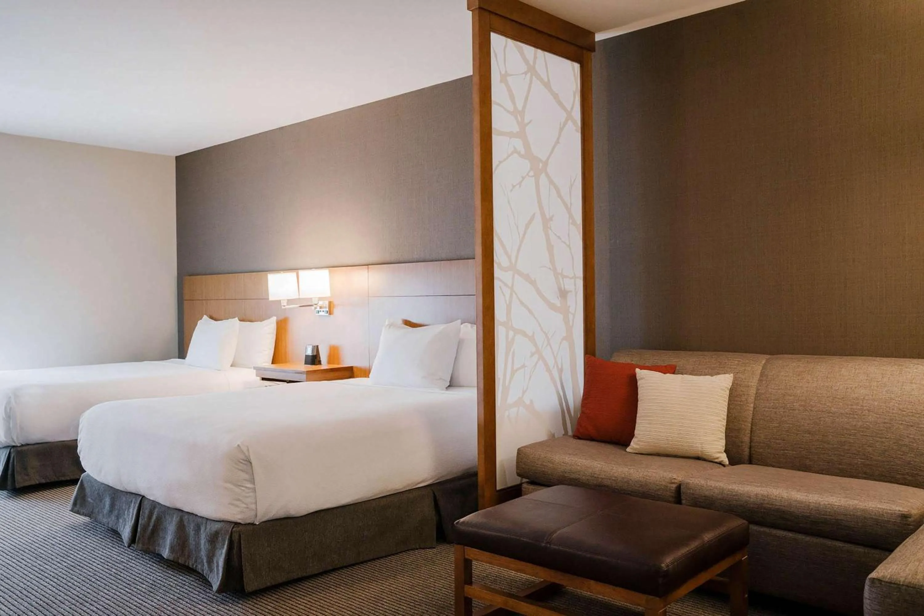 Bedroom in Hyatt Place Buffalo / Amherst, NY