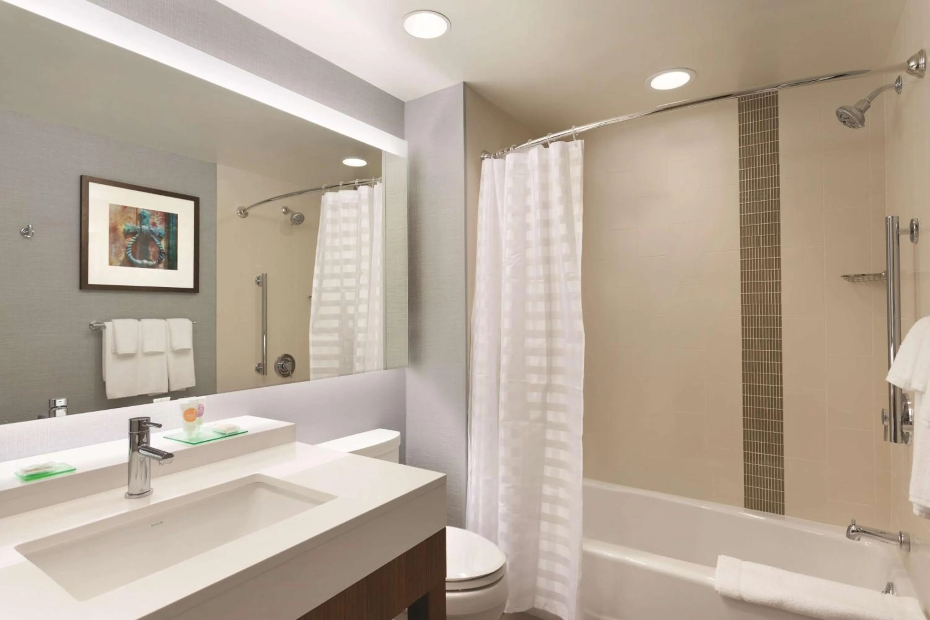 Bathroom in Hyatt Place Buffalo / Amherst, NY