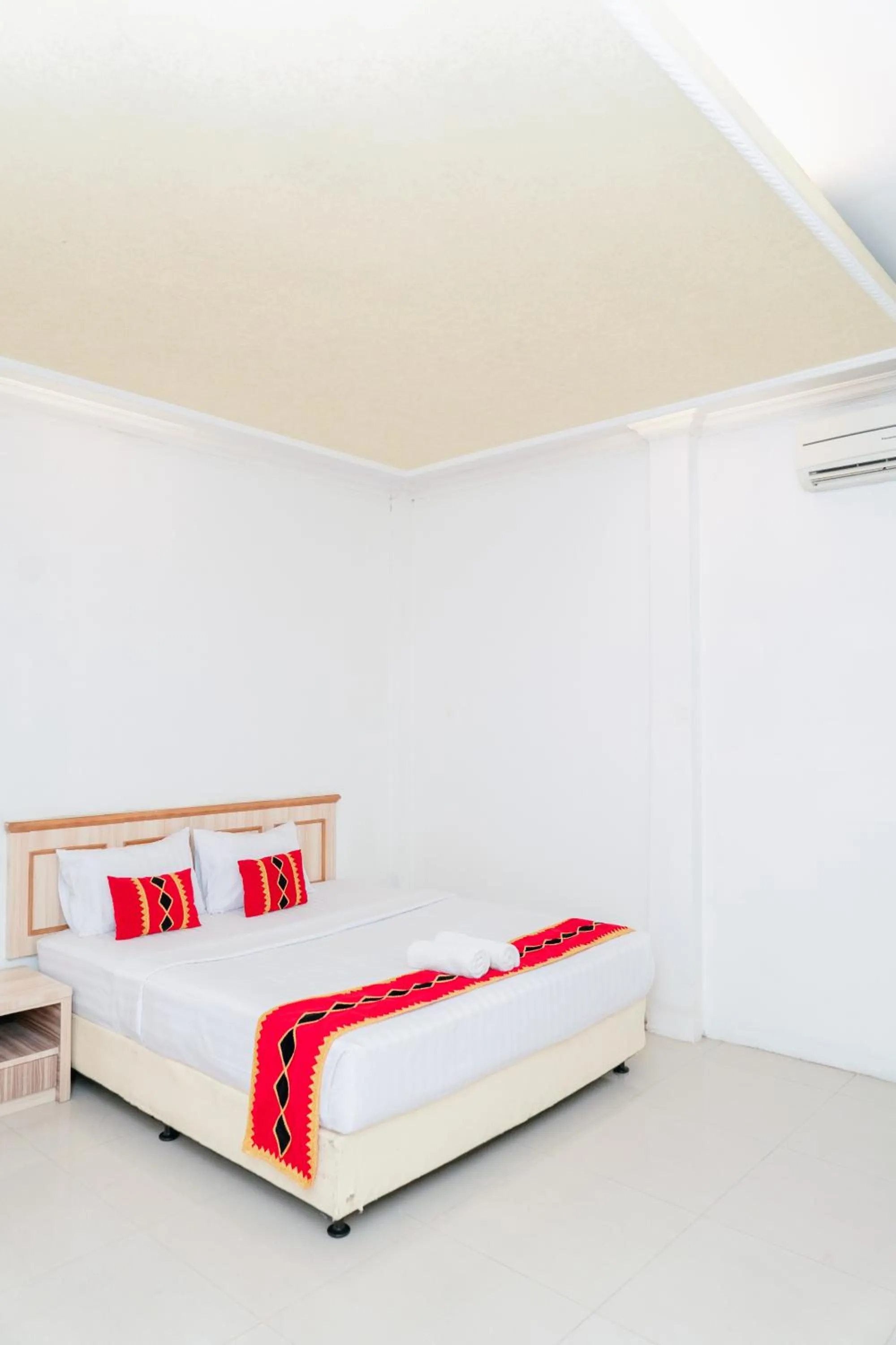 Superior Double Room in Urbanview Hotel Grand Mohaga Medan