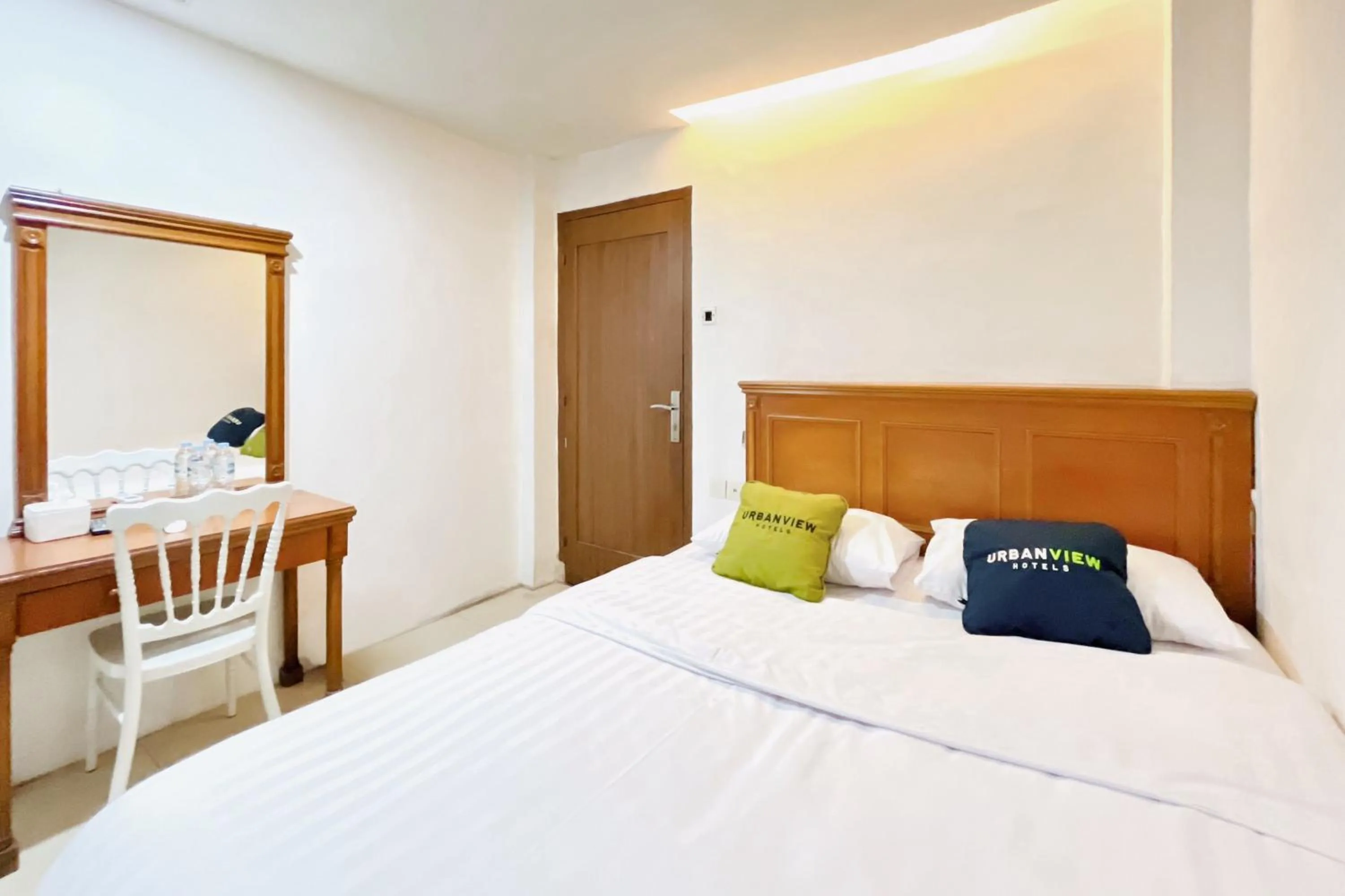 Bedroom, Bed in Urbanview Hotel Grand Mohaga Medan