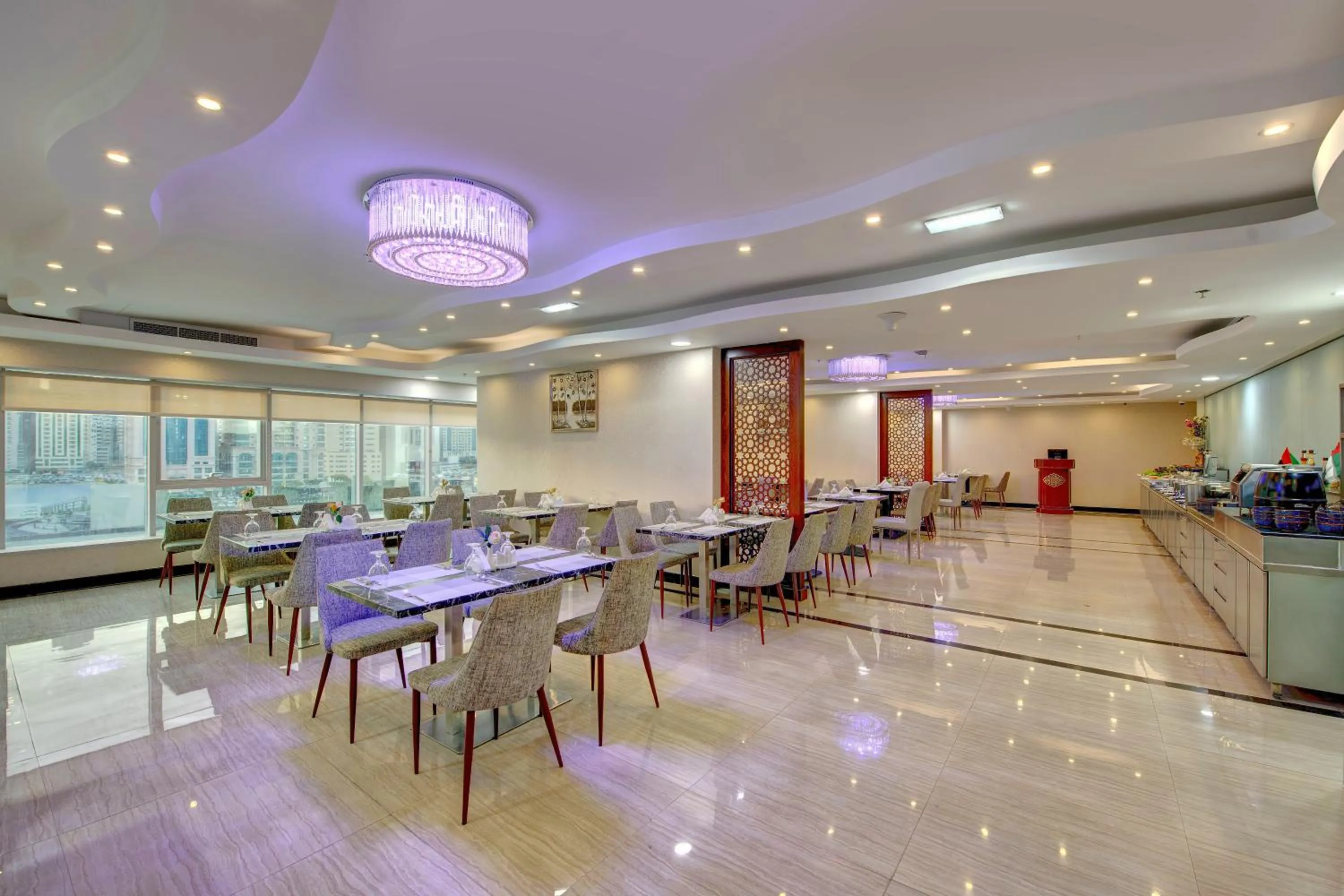 Restaurant/places to eat in City Stay Hotel Expo Centre