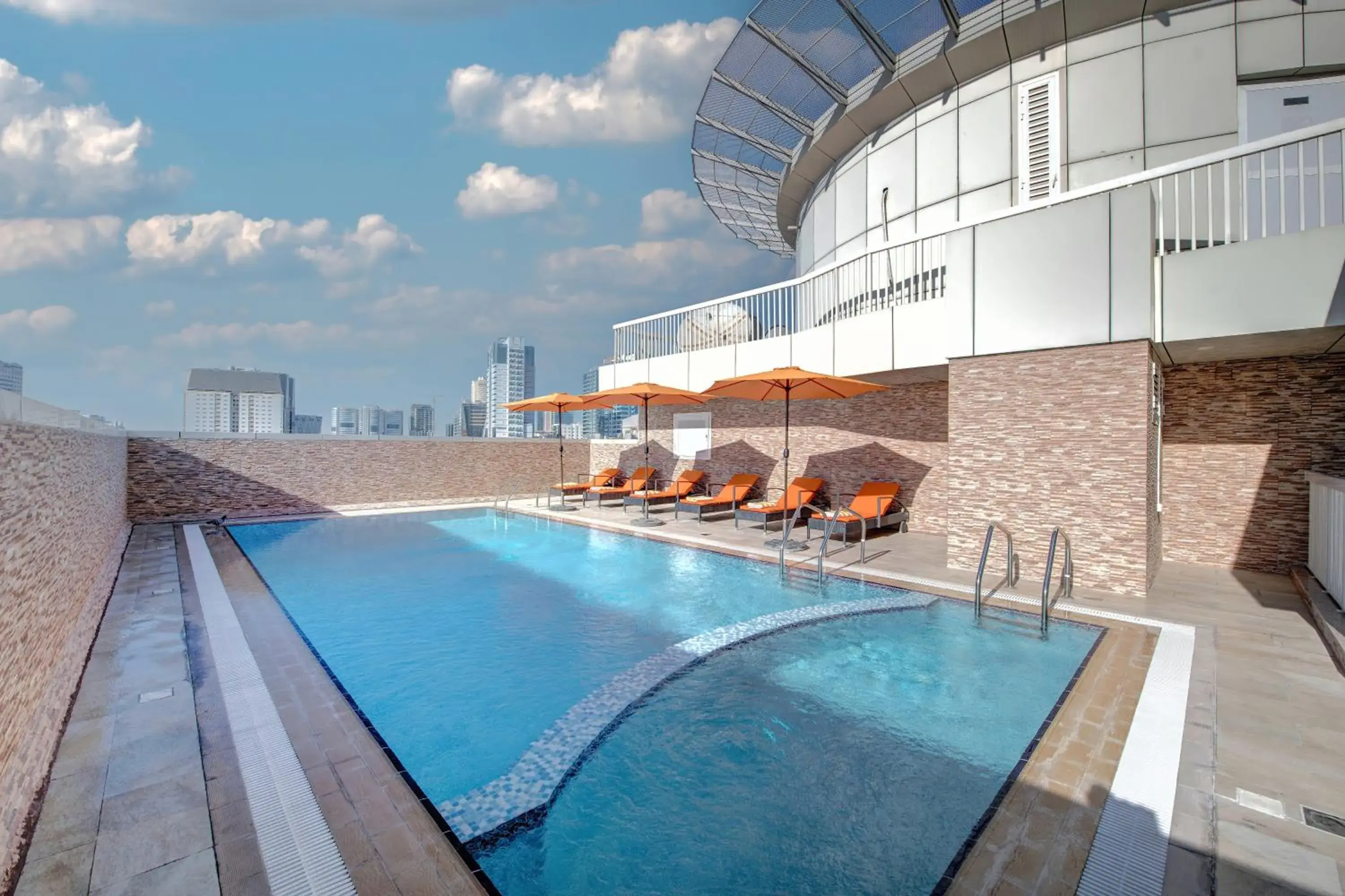 Swimming pool in City Stay Hotel Expo Centre Swimming pool in City Stay Hotel Expo Centre