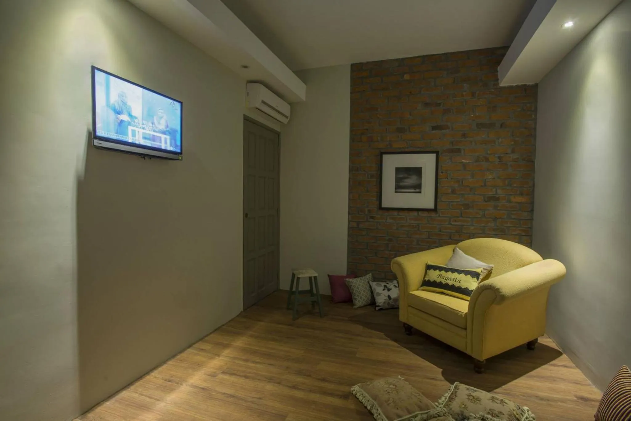 Communal lounge/ TV room in Redstone Boutique Hotel Kuala Lumpur