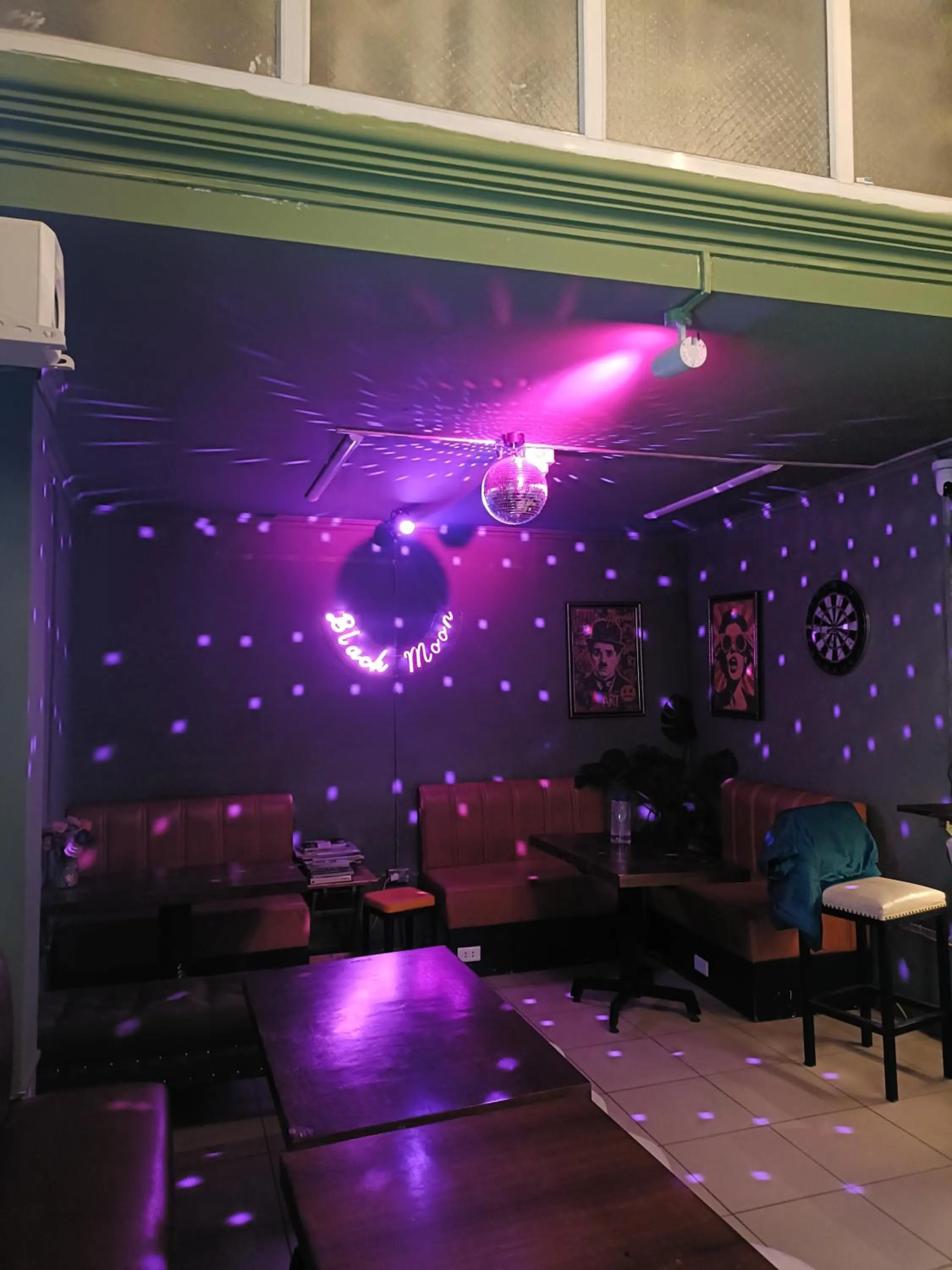 Viet Vintage Hostel n Pub - Soft mattress - Free beer on Wed,Thu,Fri,Sat