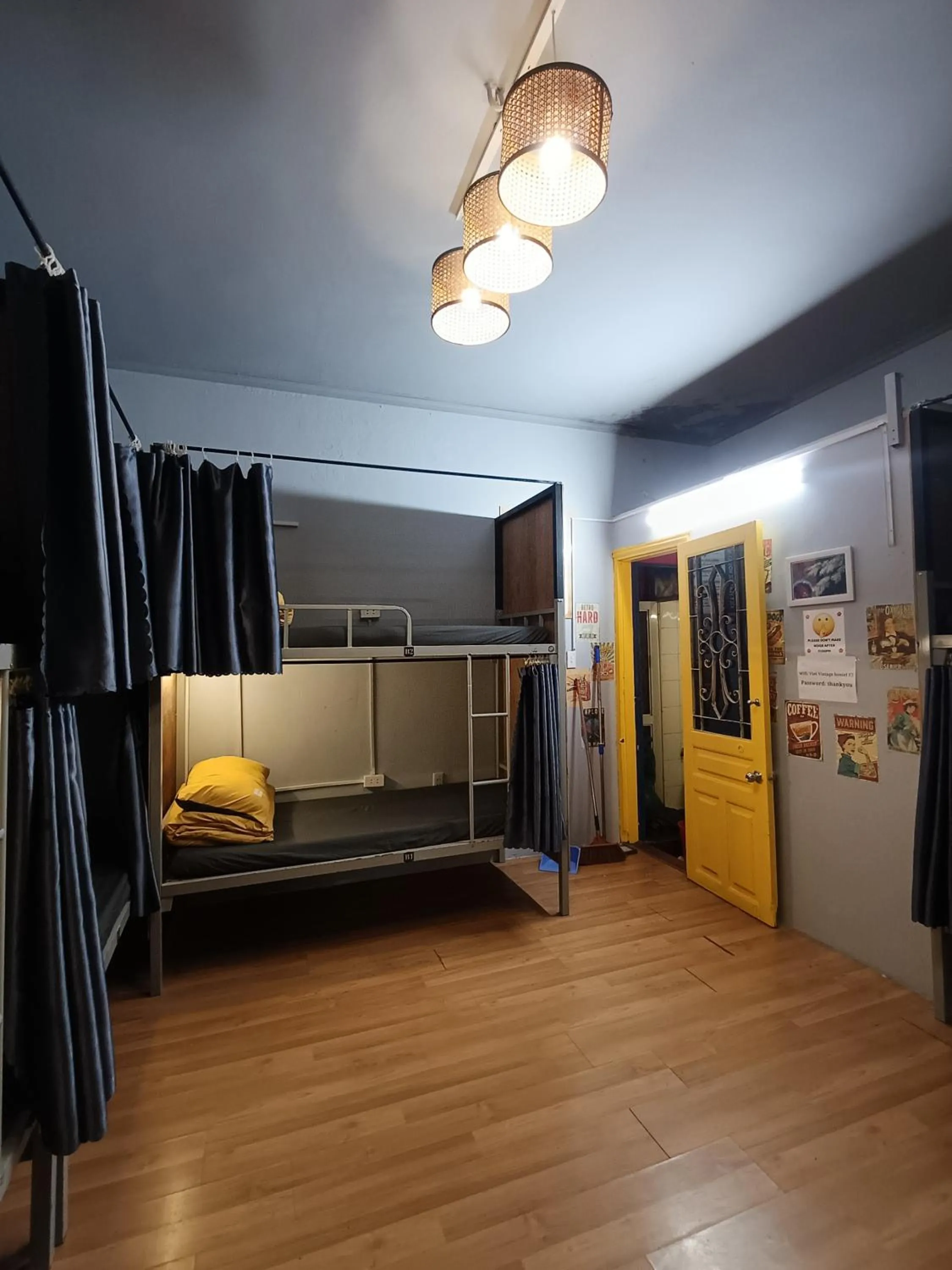 Bed in Viet Vintage Hostel n Pub - Soft mattress - Free beer on Wed,Thu,Fri,Sat