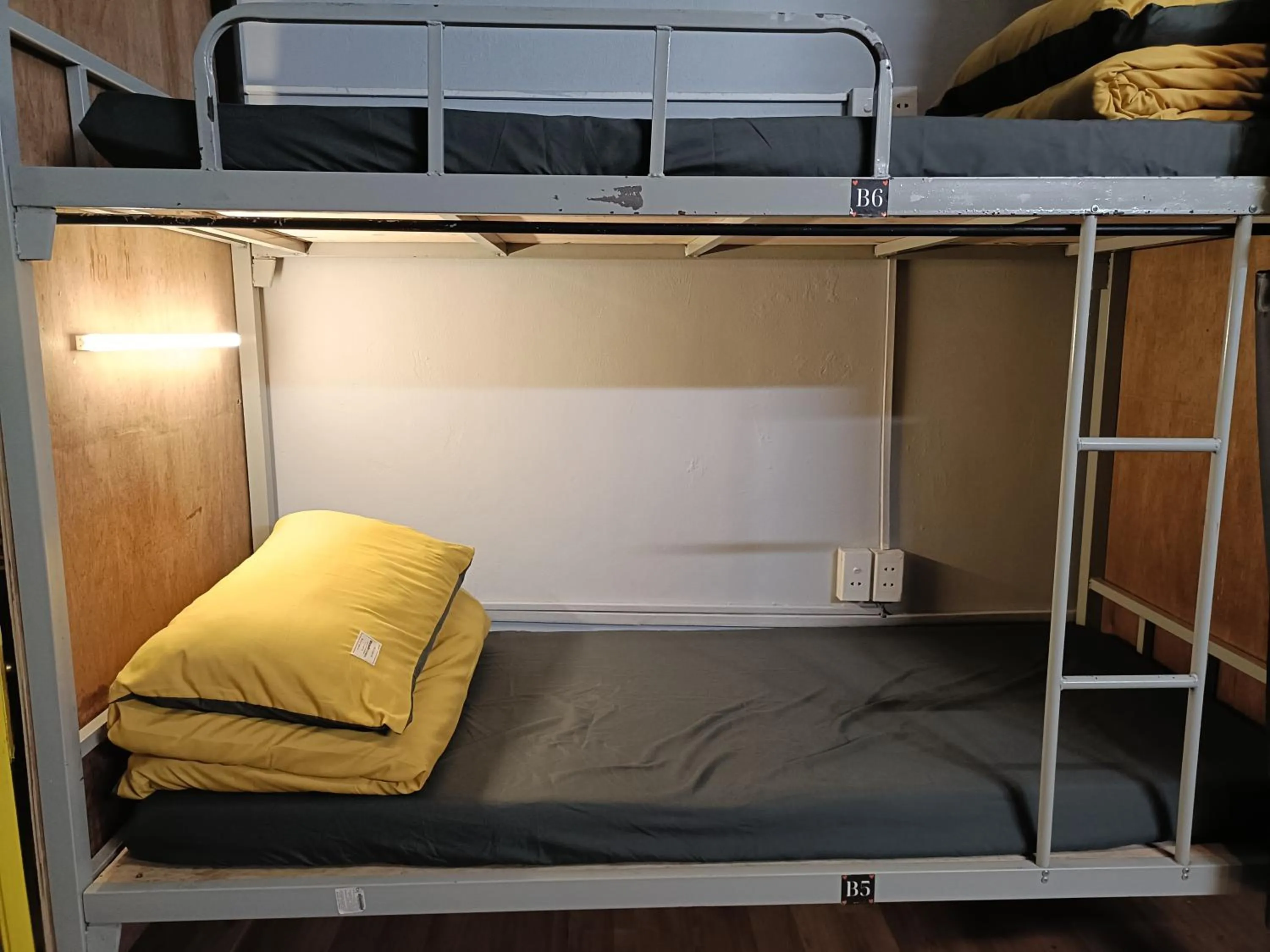 Bed in Viet Vintage Hostel n Pub - Soft mattress - Free beer on Wed,Thu,Fri,Sat