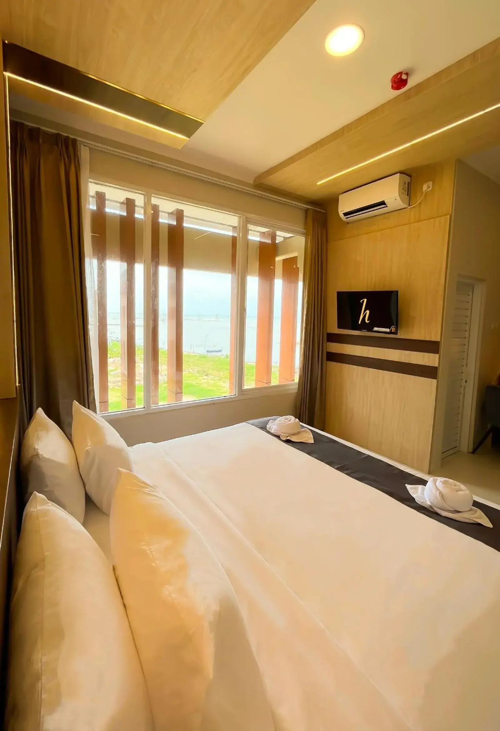 Deluxe Double Room in Horison Resort Antawirya Jepara Deluxe Double Room in Horison Resort Antawirya Jepara