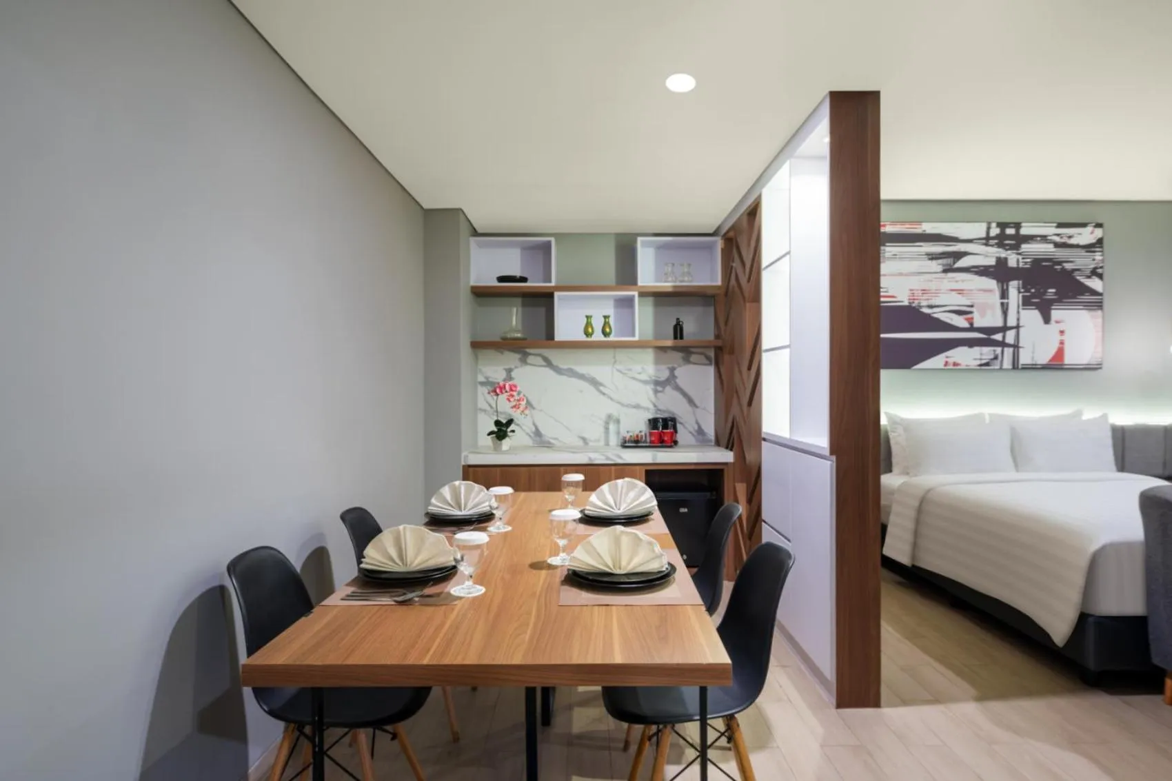 Dining area in Hotel Neo Plus Airport Jakarta