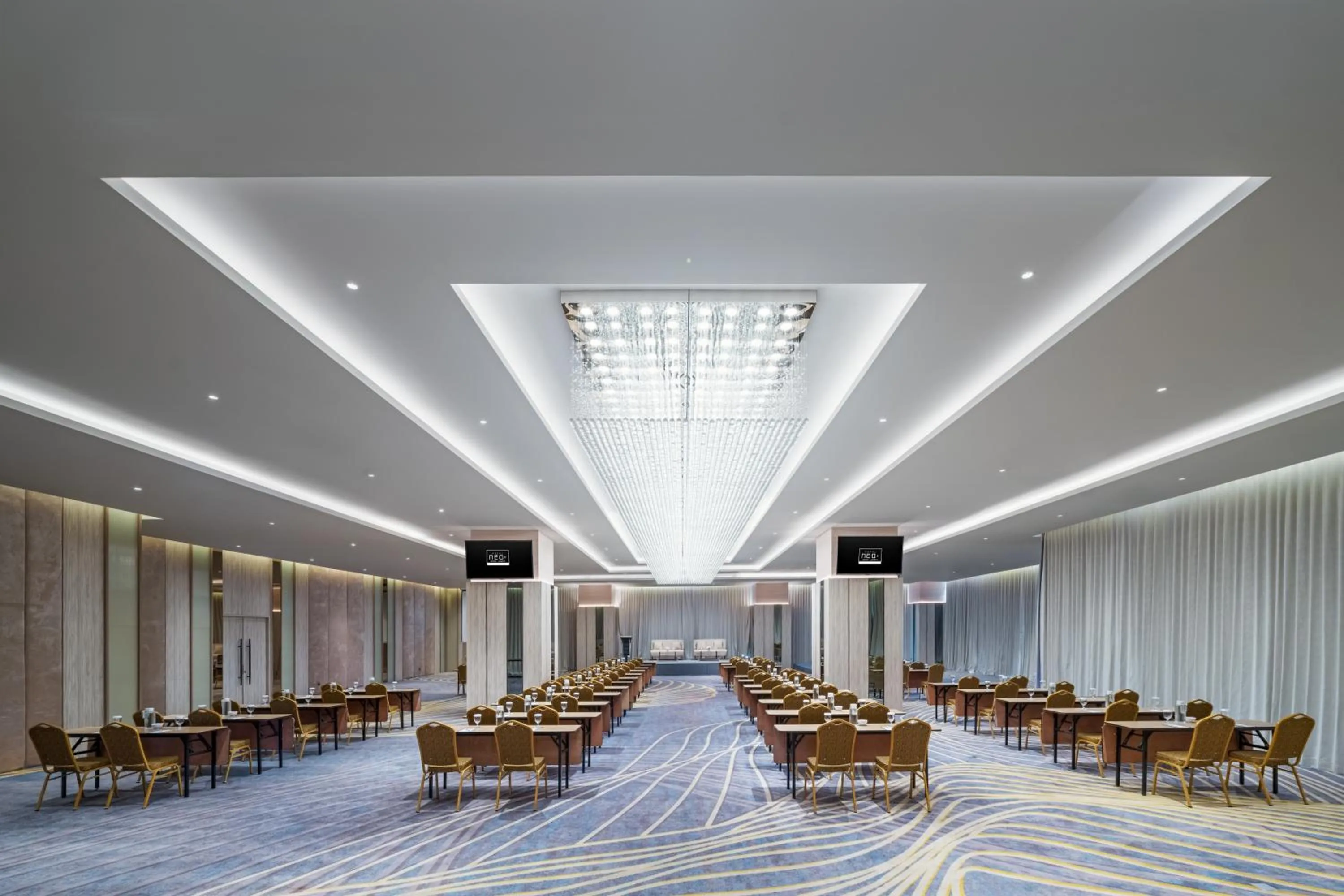 Meeting/conference room in Hotel Neo Plus Airport Jakarta