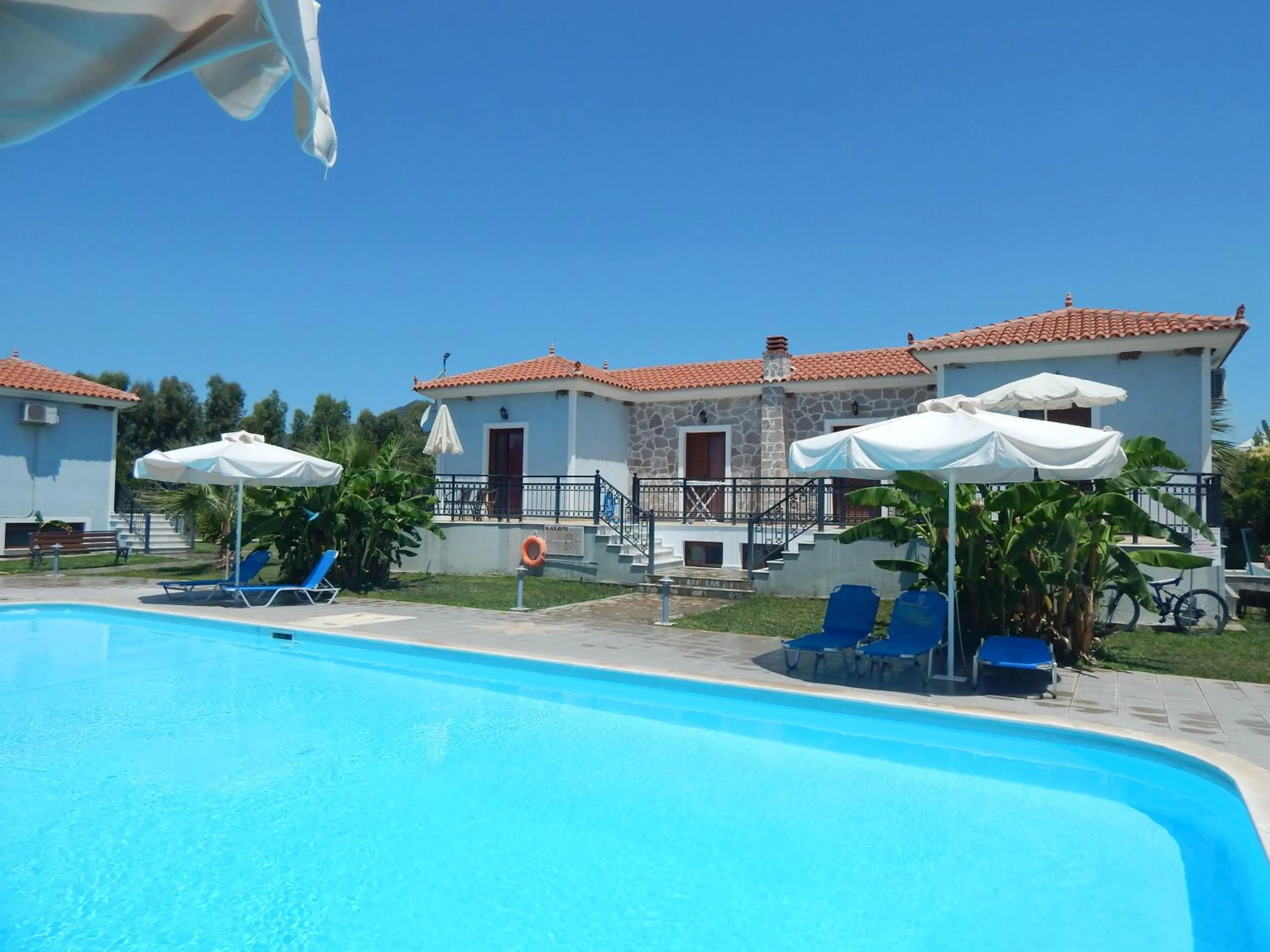 Swimming pool in Kalloni village apartments