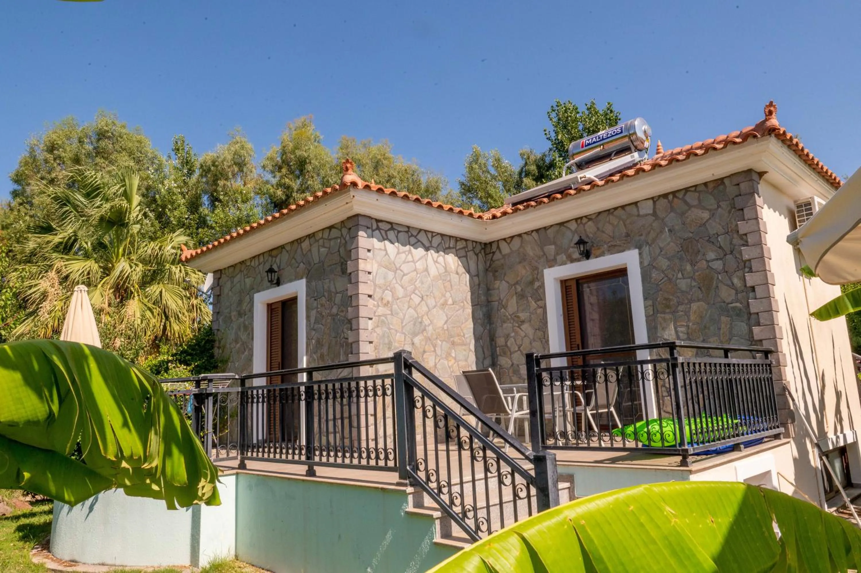 Property building in Kalloni village apartments