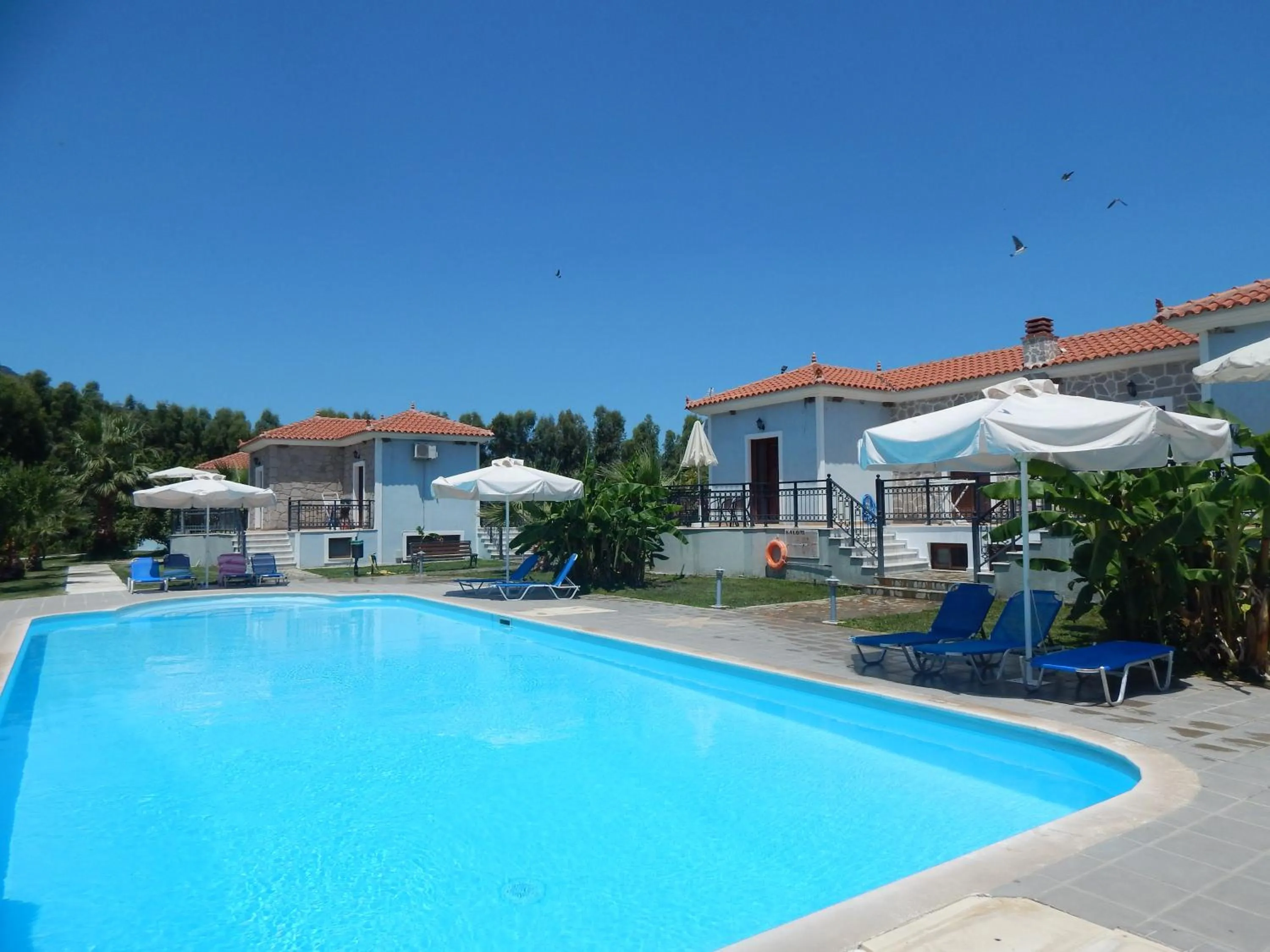 Swimming pool in Kalloni village apartments
