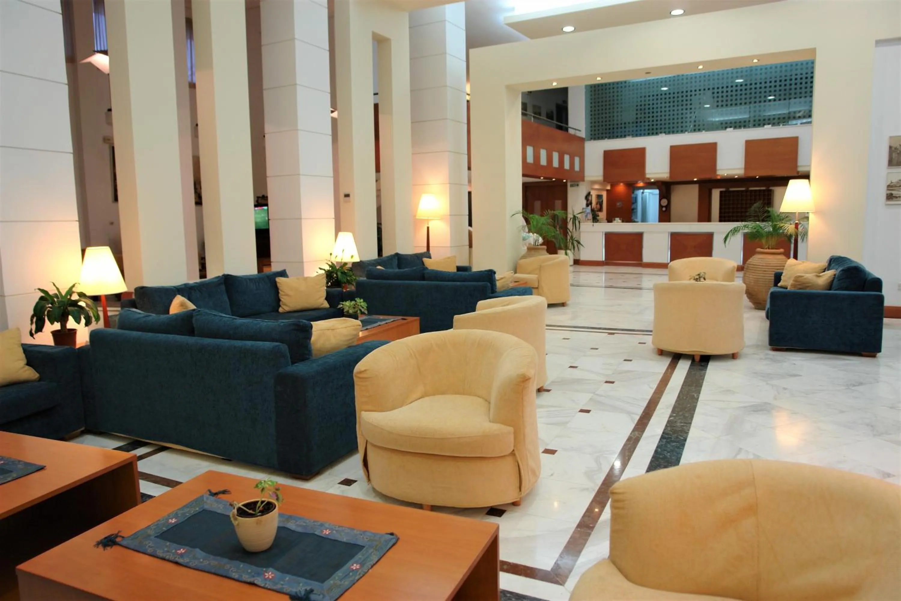 Living room in Marmari Bay Hotel