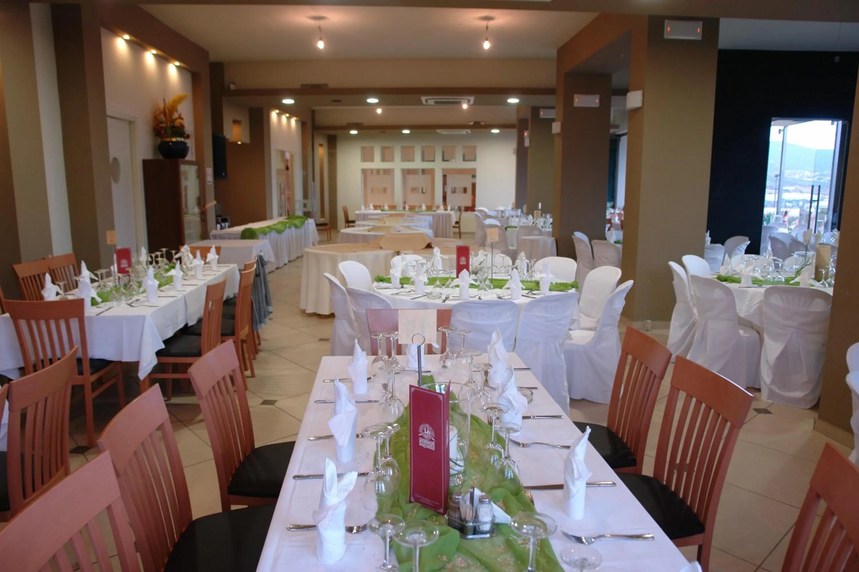 Restaurant/places to eat in Marmari Bay Hotel