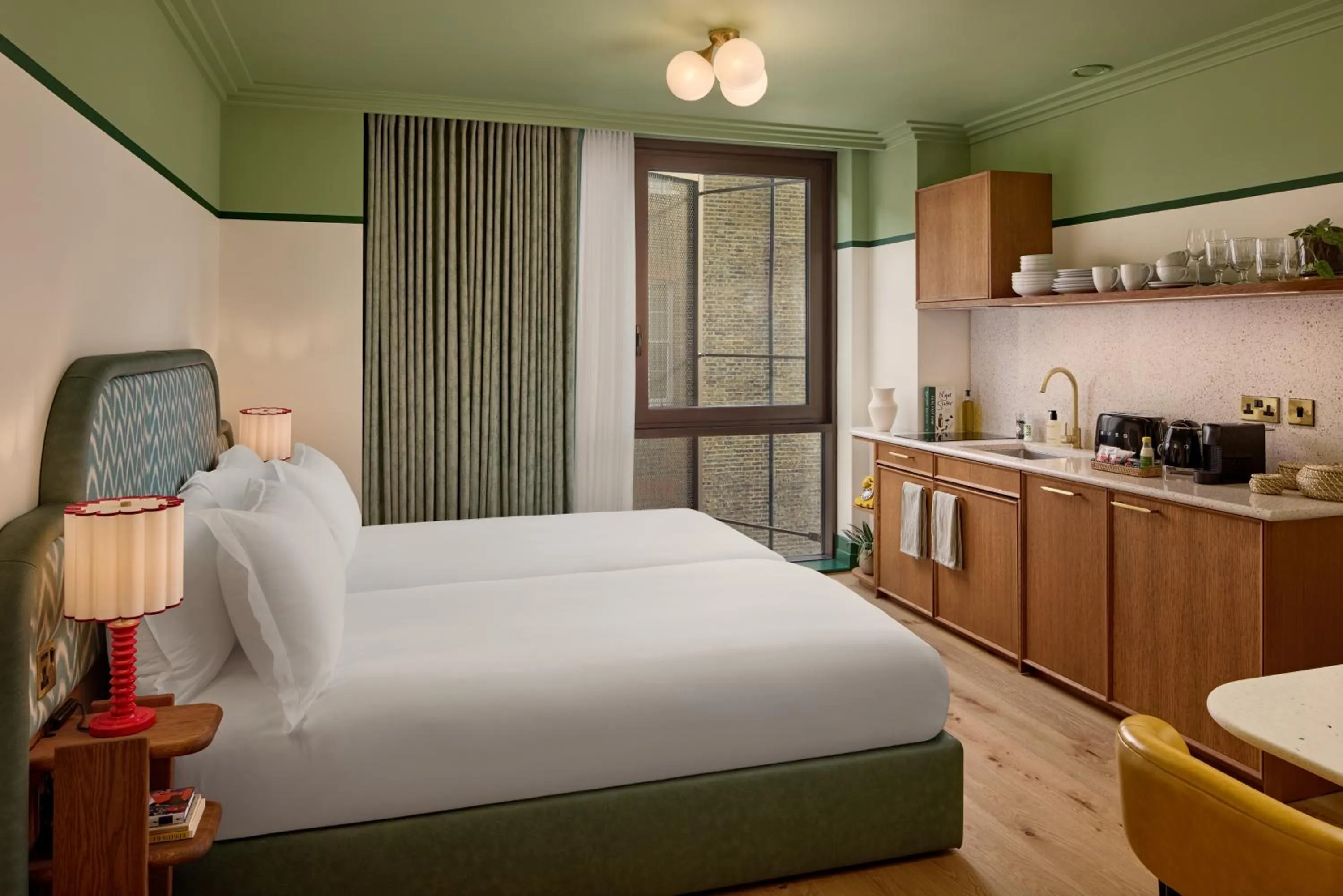 Bedroom, Bed in The July - London Victoria