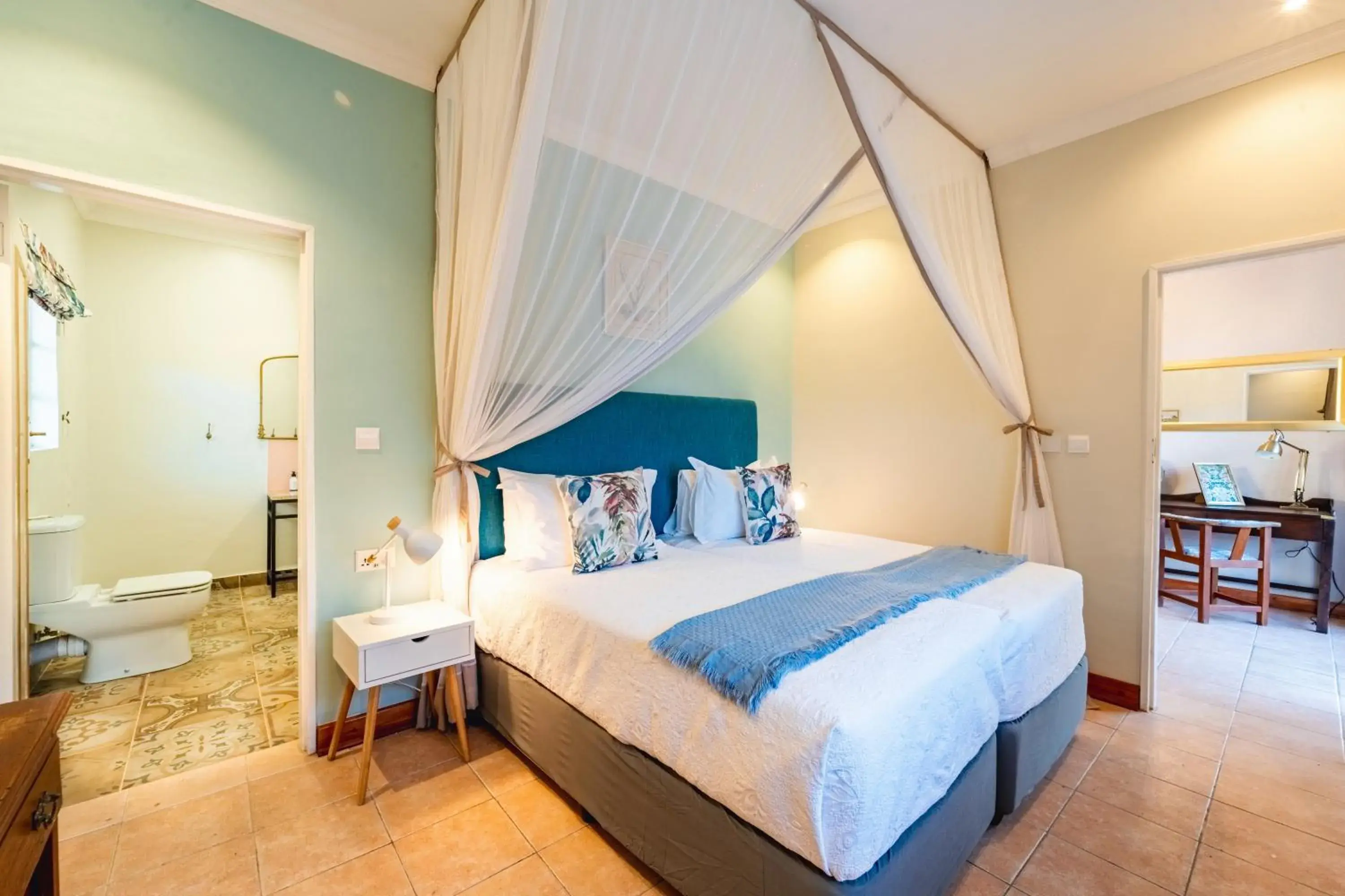 Bedroom, Bed in The Victorian Manor Bedroom, Bed in The Victorian Manor