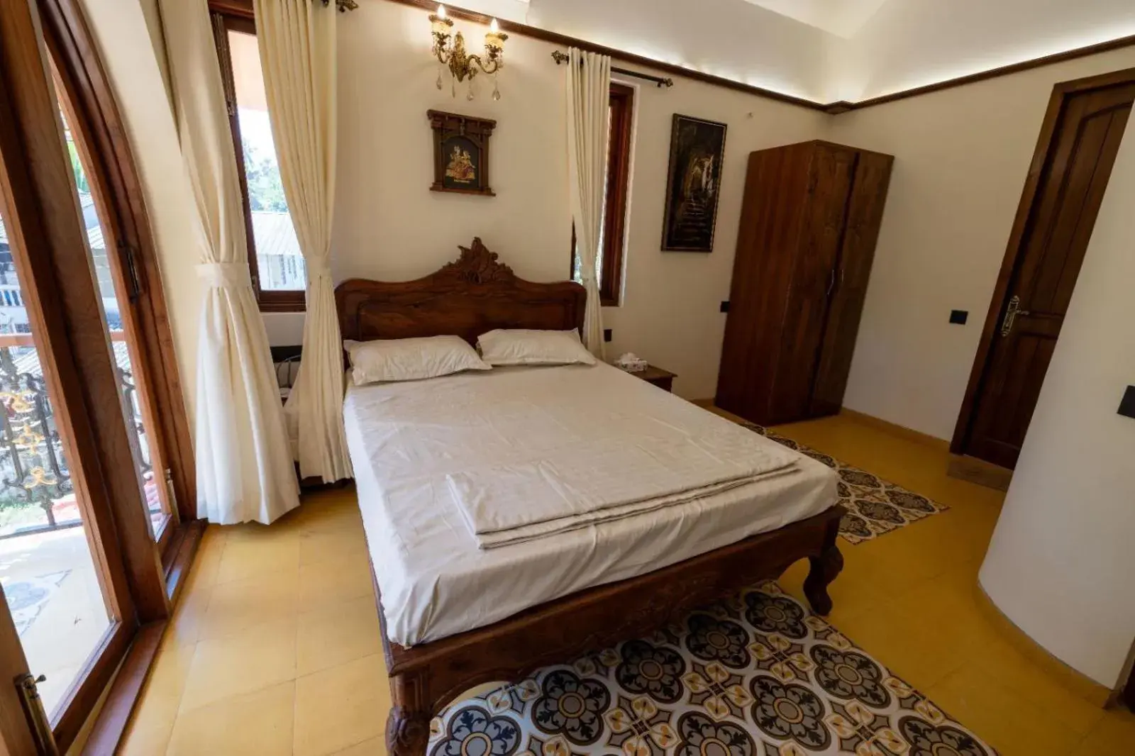 Ishaan Holiday Home Ishaan Holiday Home