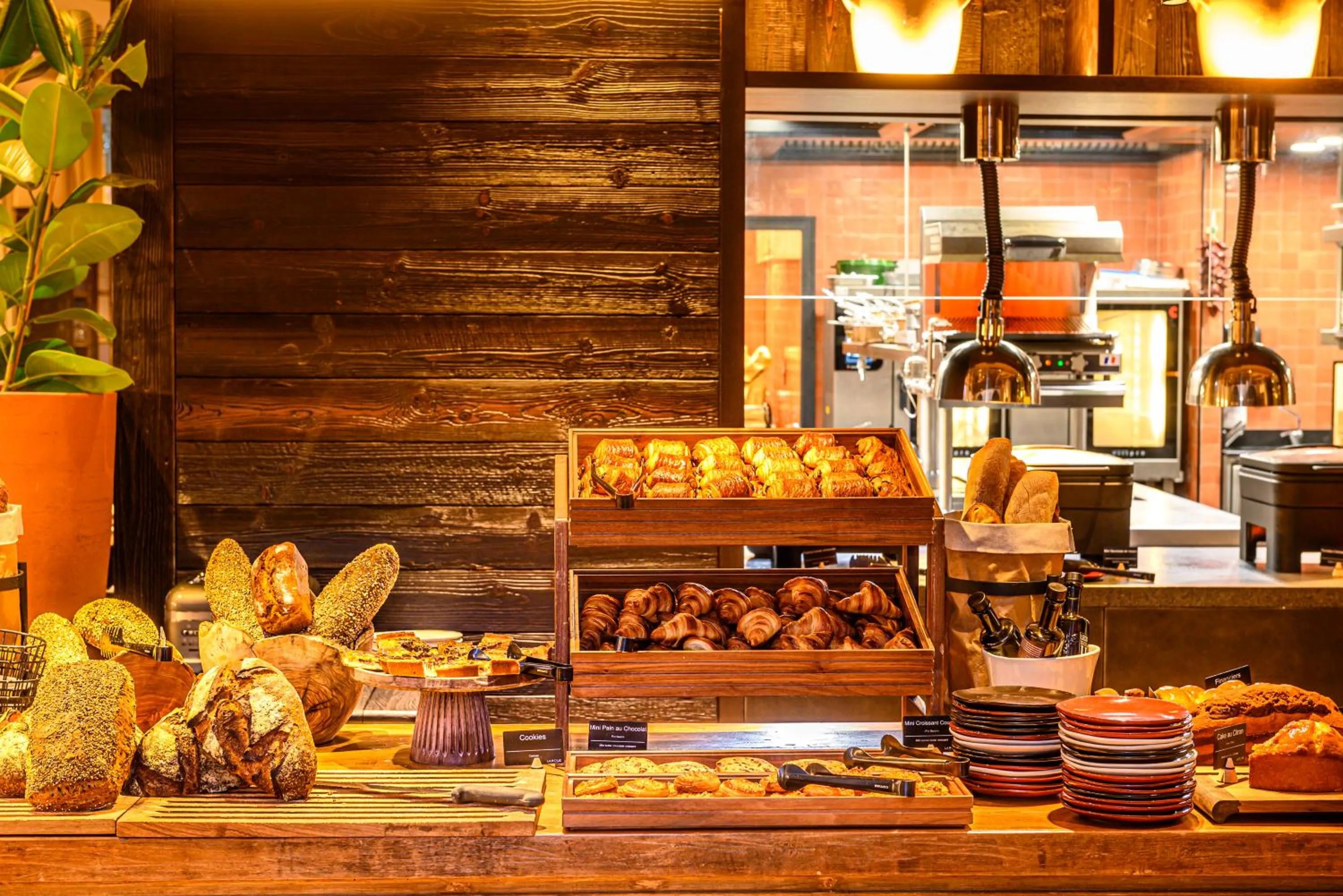 Restaurant/places to eat in L'Isle de Leos Hotel & Spa - MGallery Collection