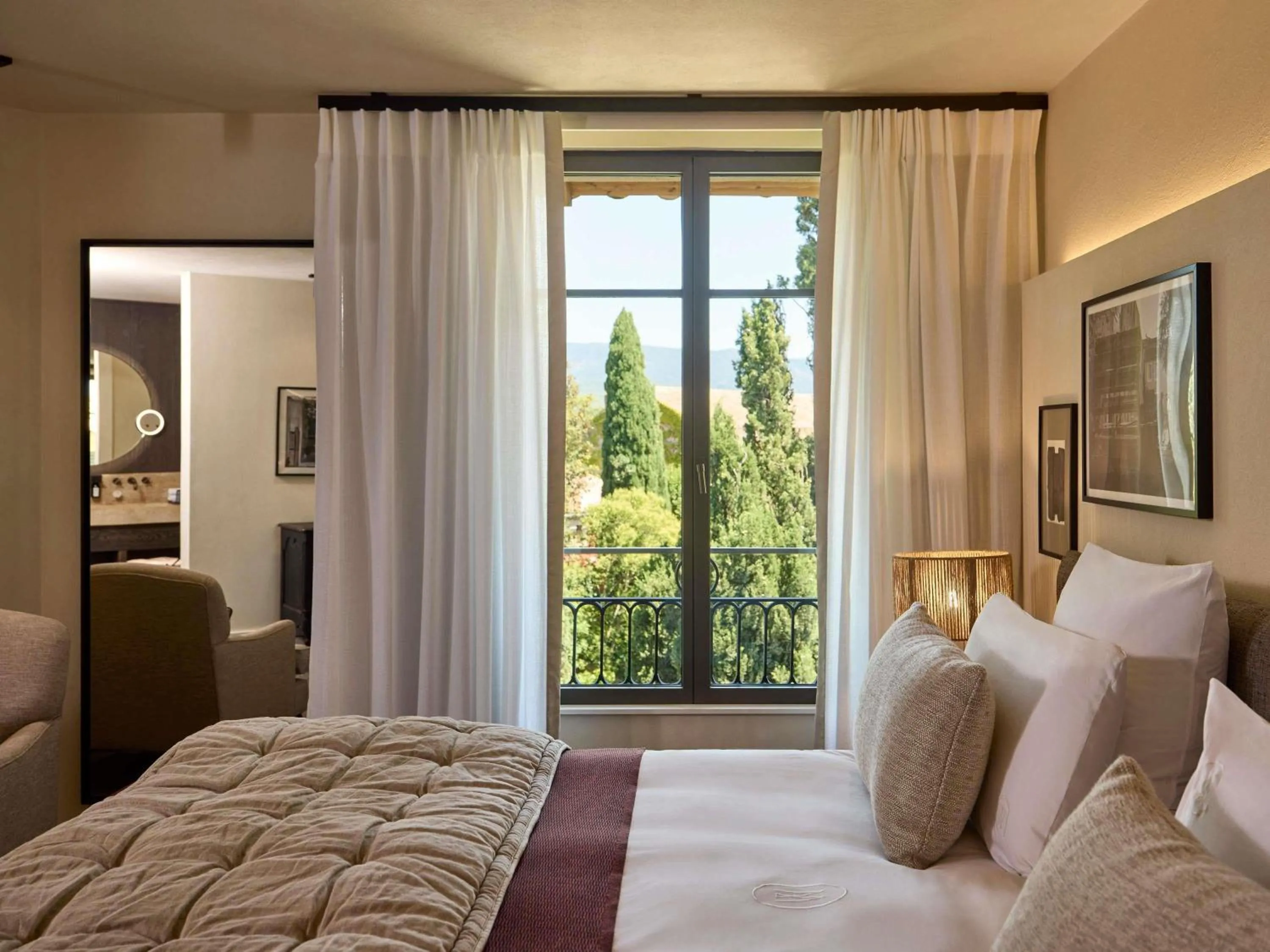 Bedroom, Bed in L'Isle de Leos Hotel & Spa - MGallery Collection