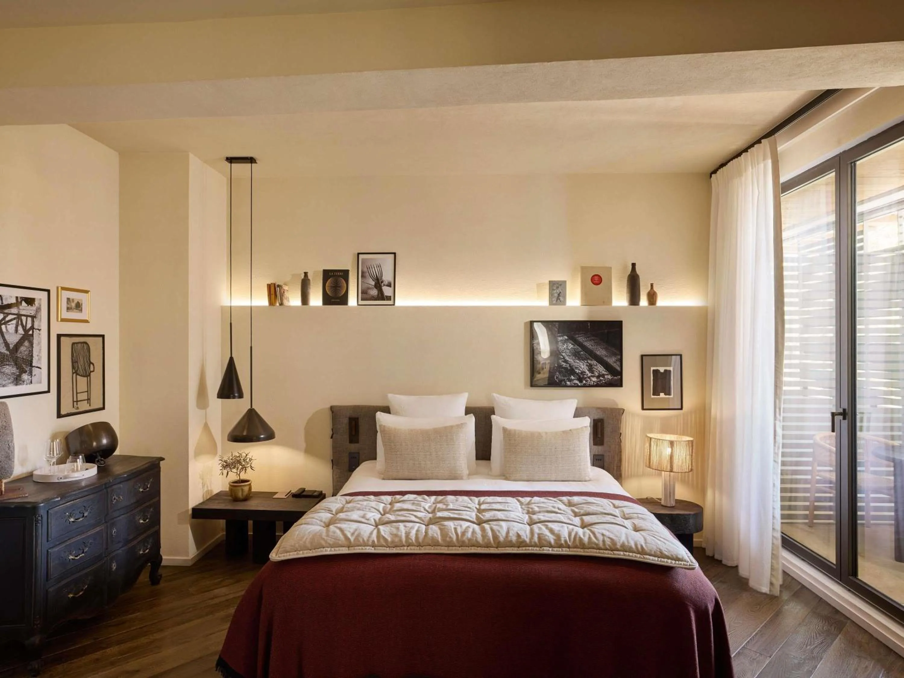 Bedroom, Bed in L'Isle de Leos Hotel & Spa - MGallery Collection