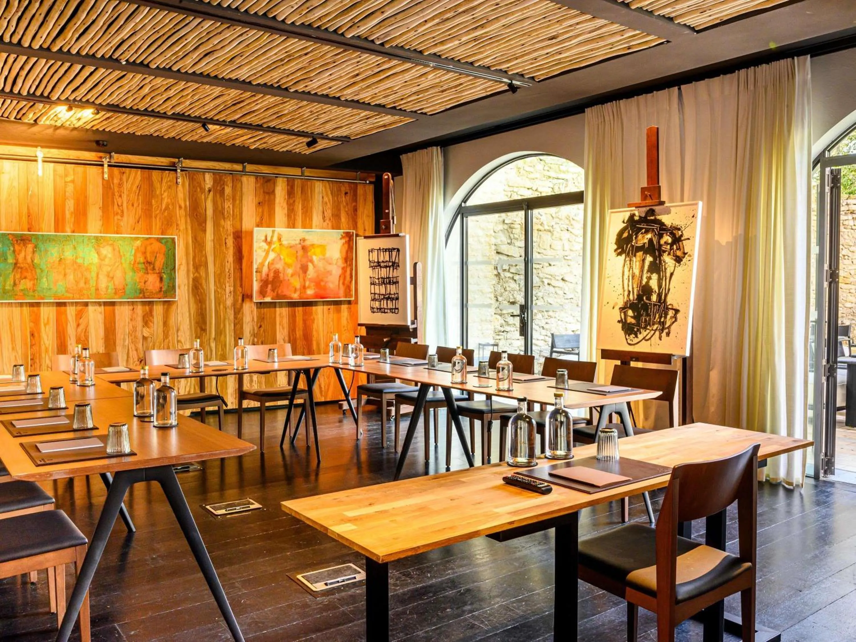 Meeting/conference room in L'Isle de Leos Hotel & Spa - MGallery Collection