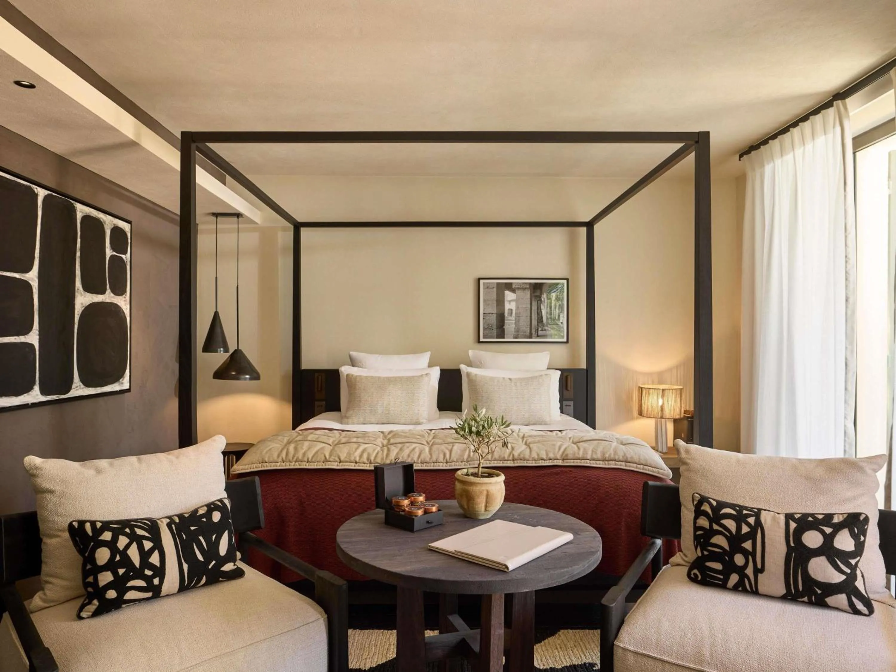 Bedroom, Bed in L'Isle de Leos Hotel & Spa - MGallery Collection