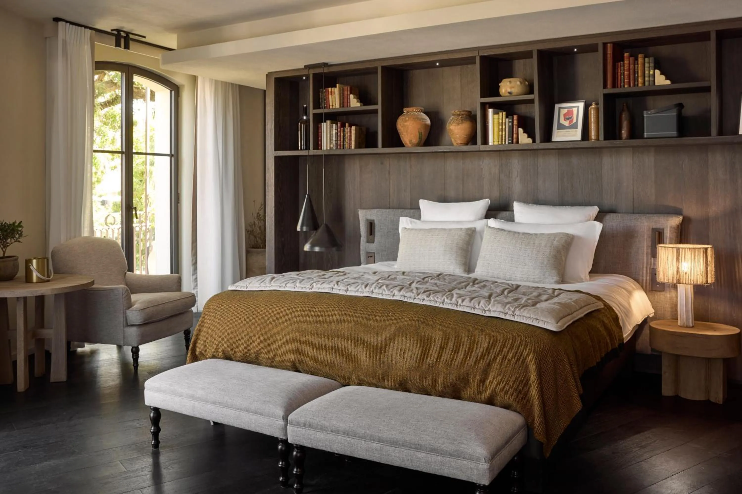 Night, Bed in L'Isle de Leos Hotel & Spa - MGallery Collection