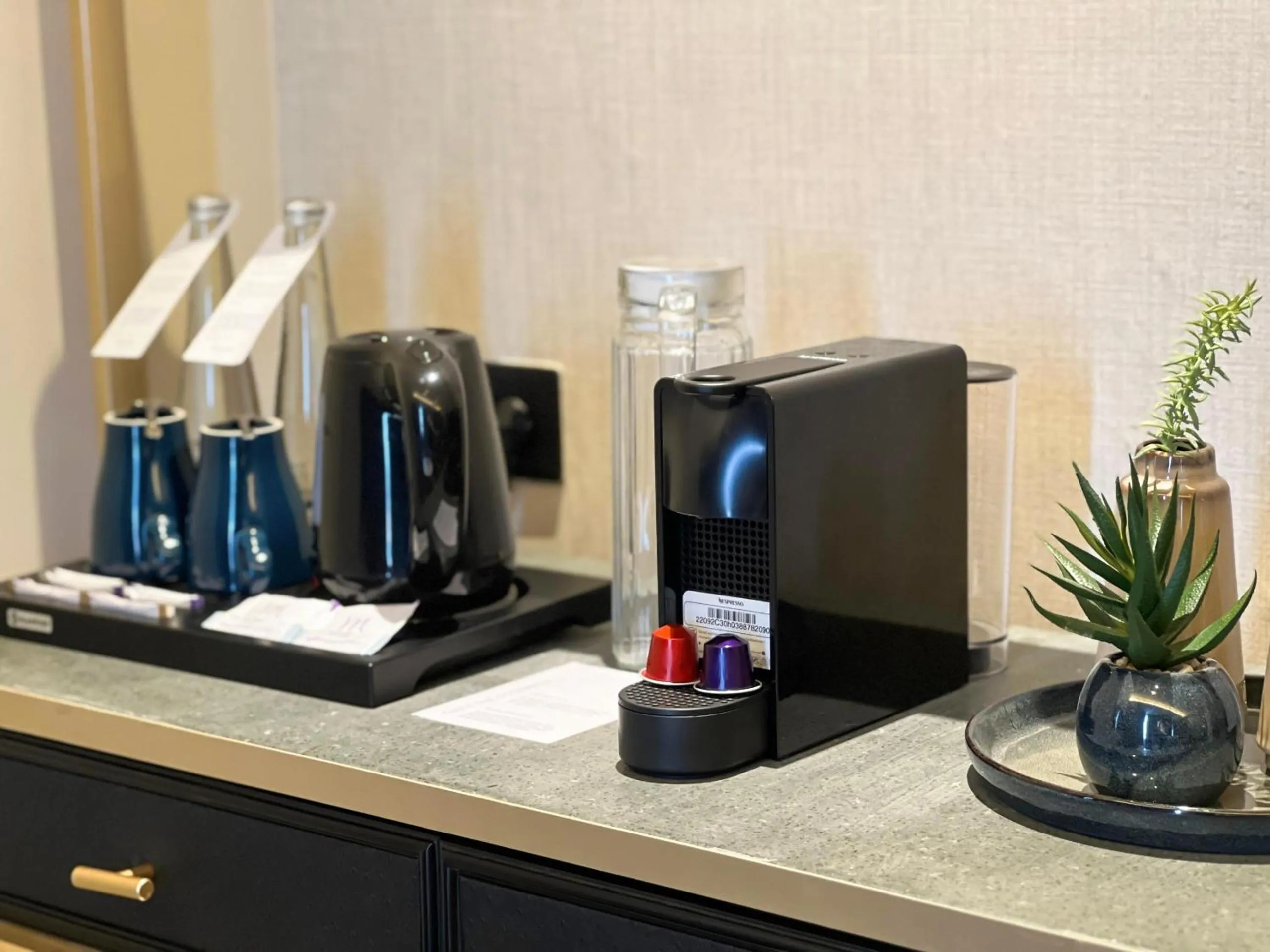 Coffee/tea facilities in Mercure Madiun