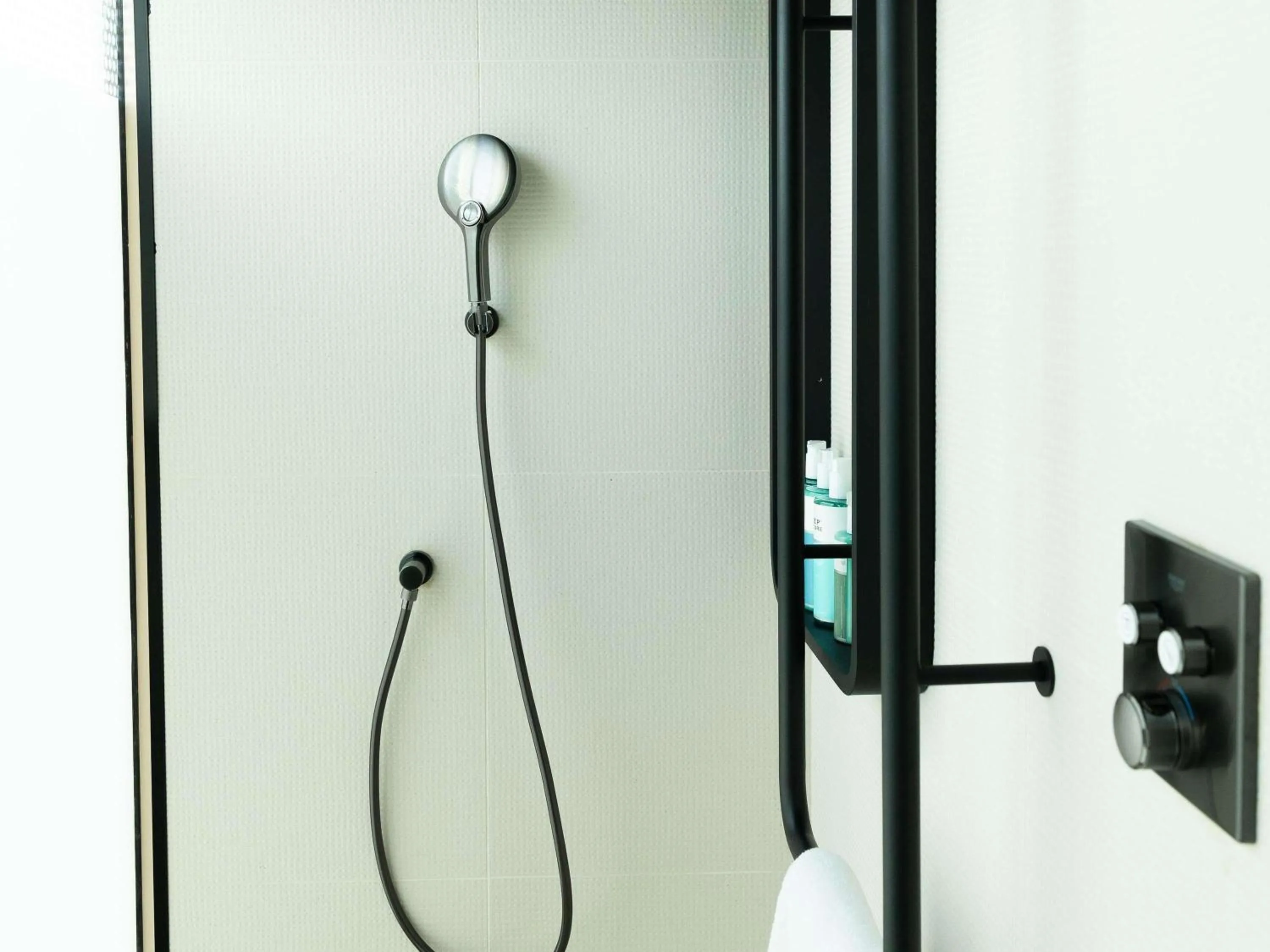 Bedroom in Novotel Istanbul Bomonti