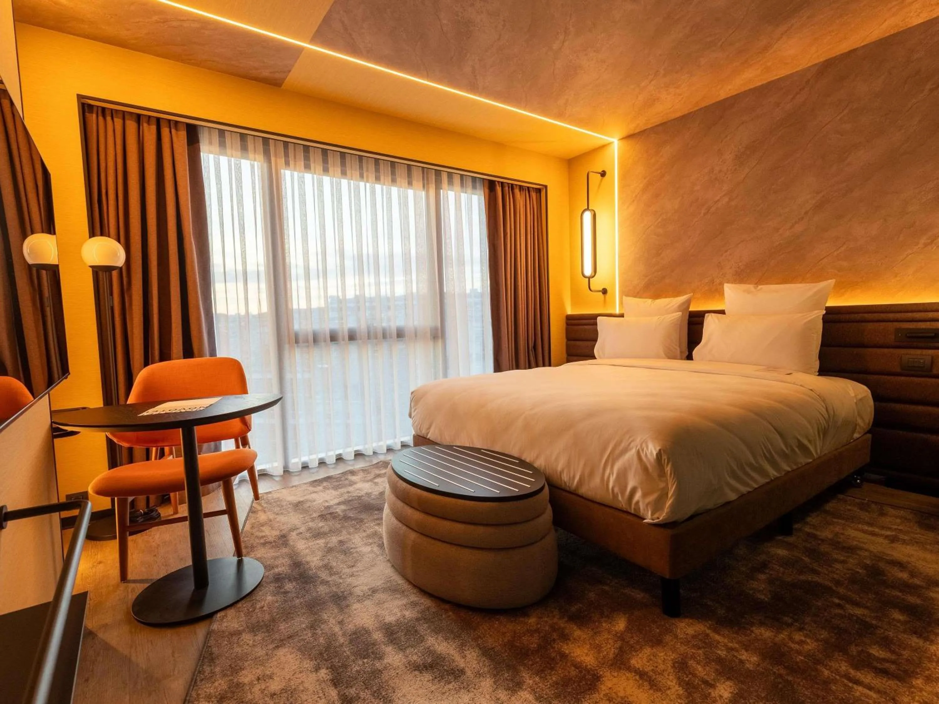 Bedroom, Bed in Novotel Istanbul Bomonti