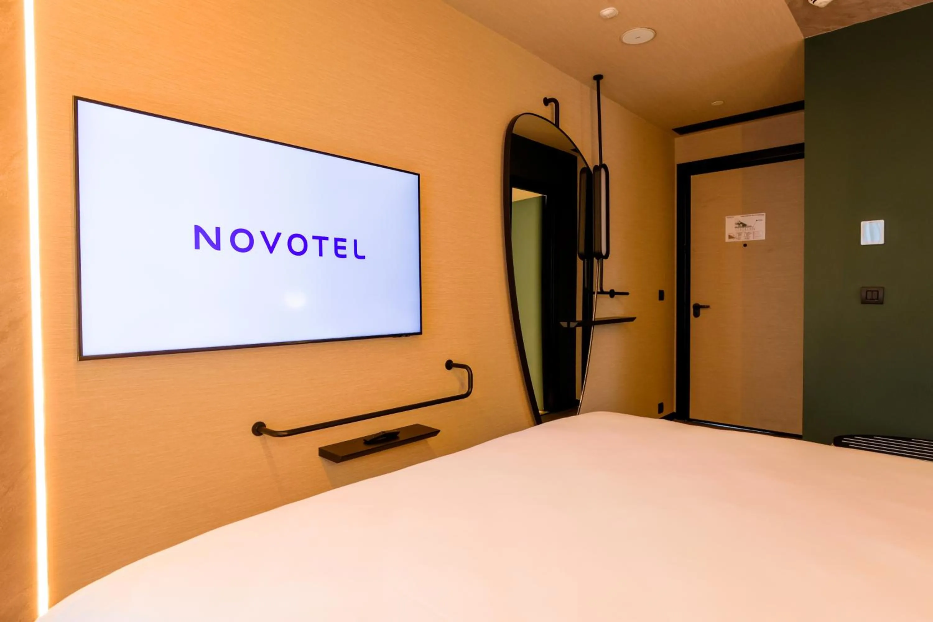 Bed in Novotel Istanbul Bomonti