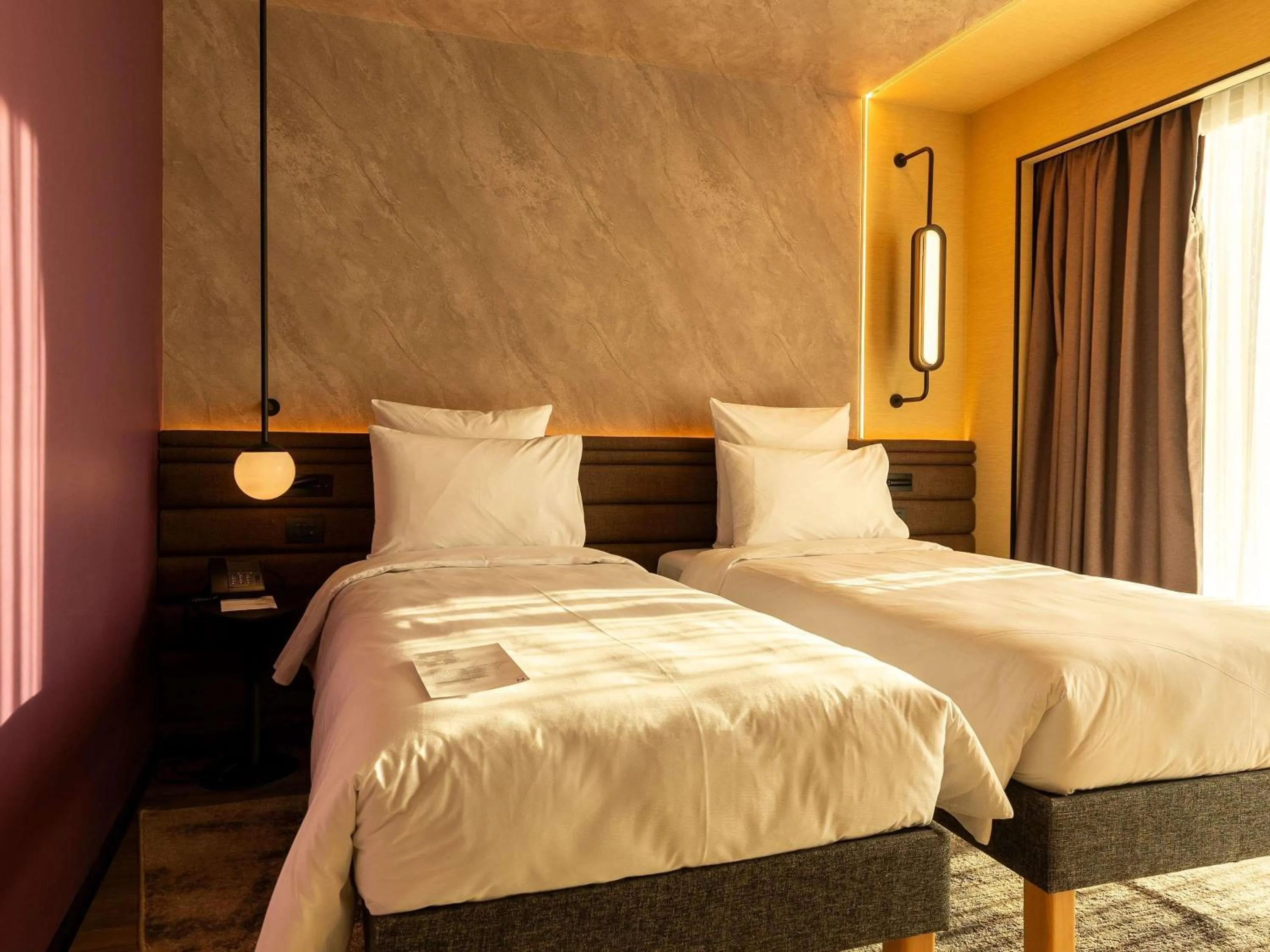 Bedroom, Bed in Novotel Istanbul Bomonti